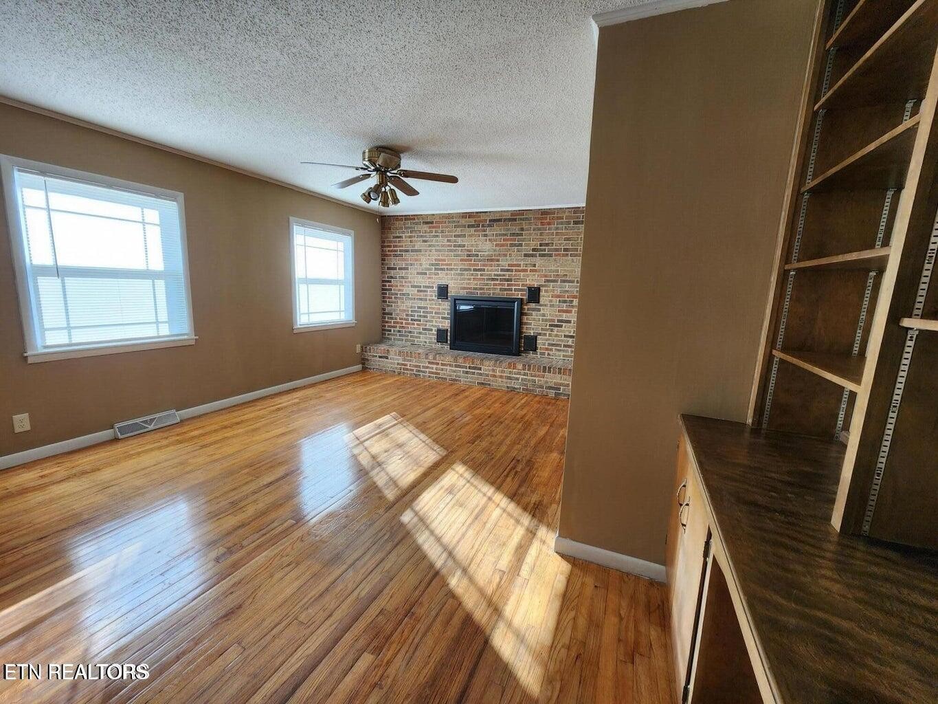 1506 Ridgeway Circle Property Photo 5