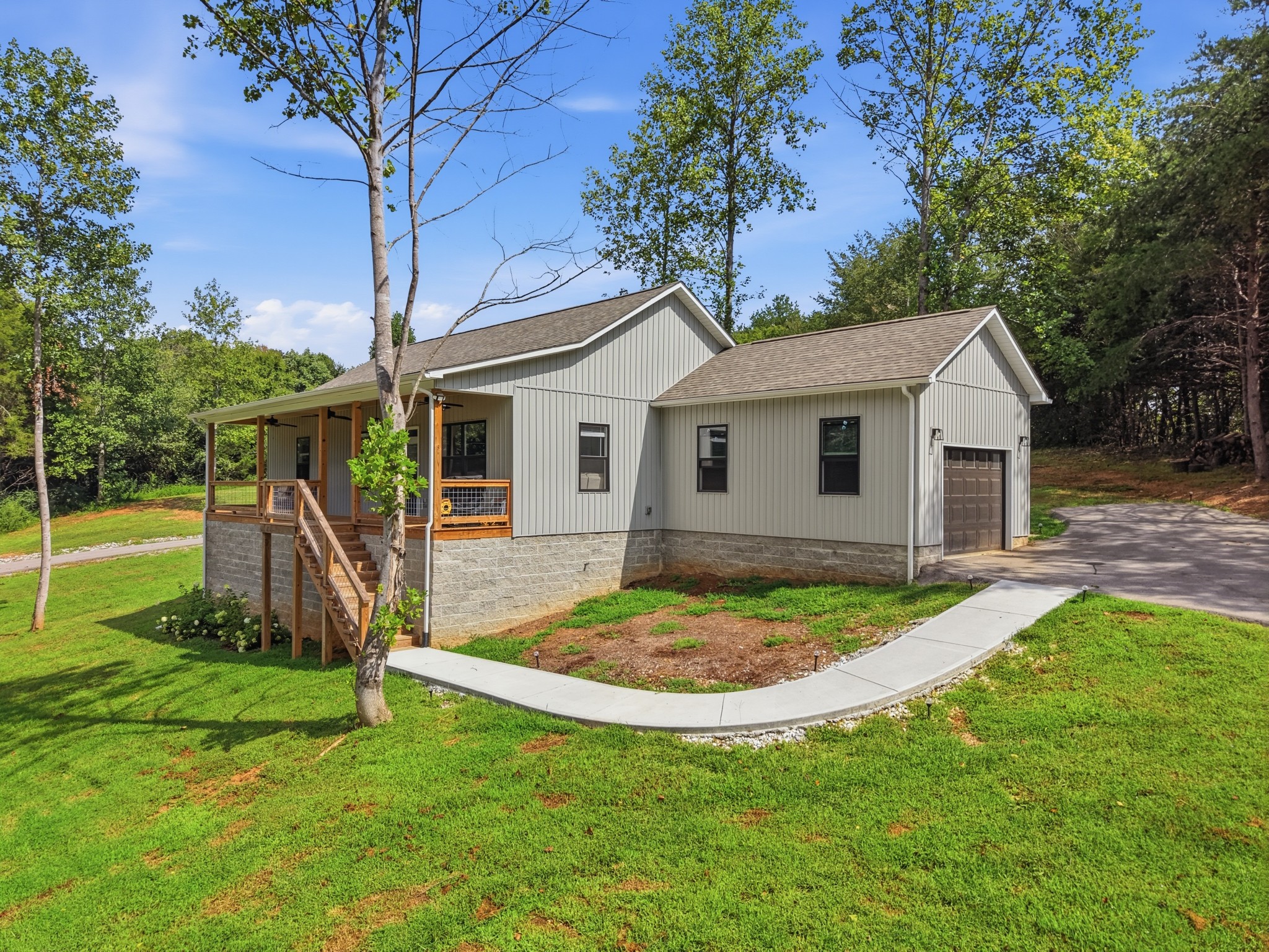 70 River Oaks Dr Property Photo 1