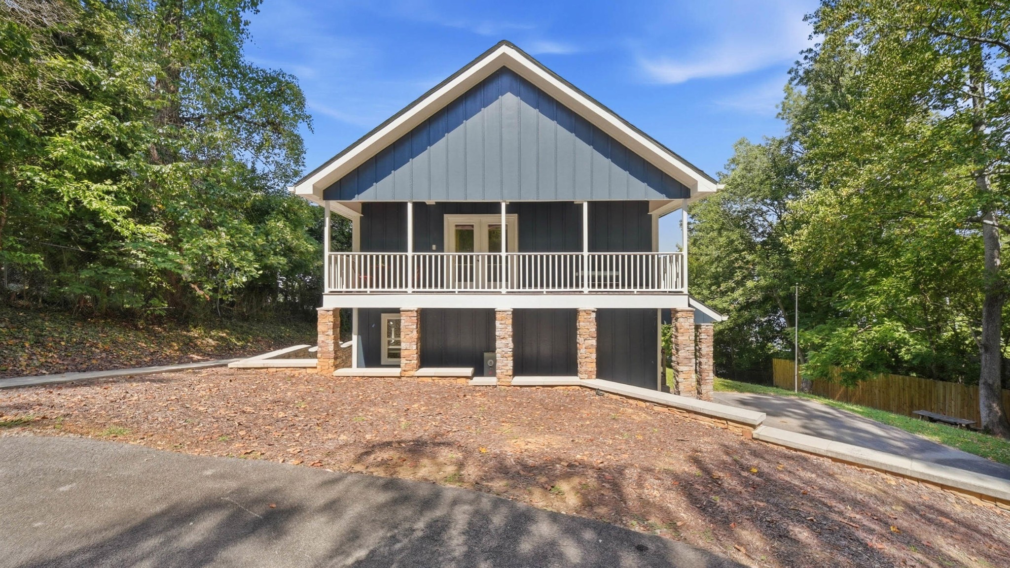 14310 Bluffview Drive Property Photo 2