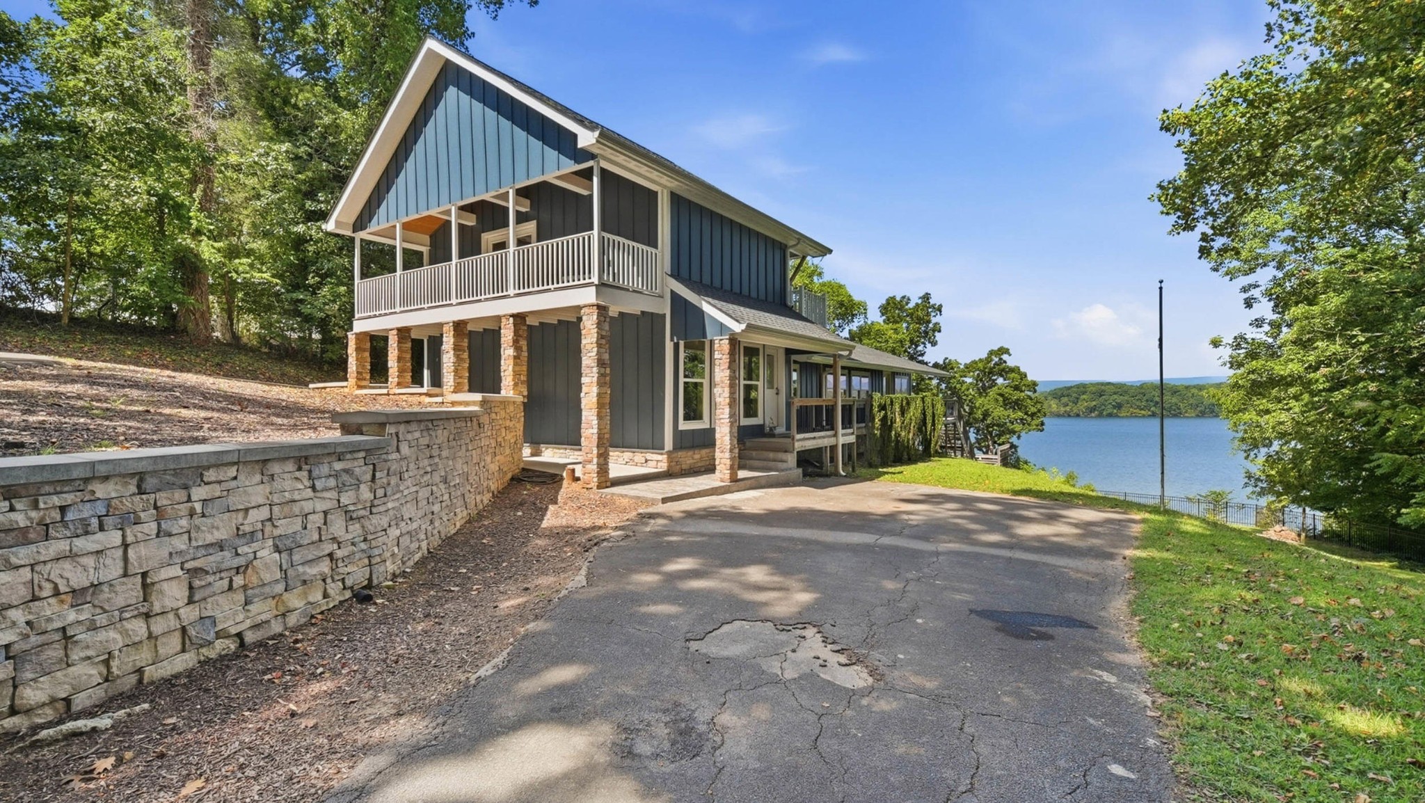 14310 Bluffview Drive Property Photo 4