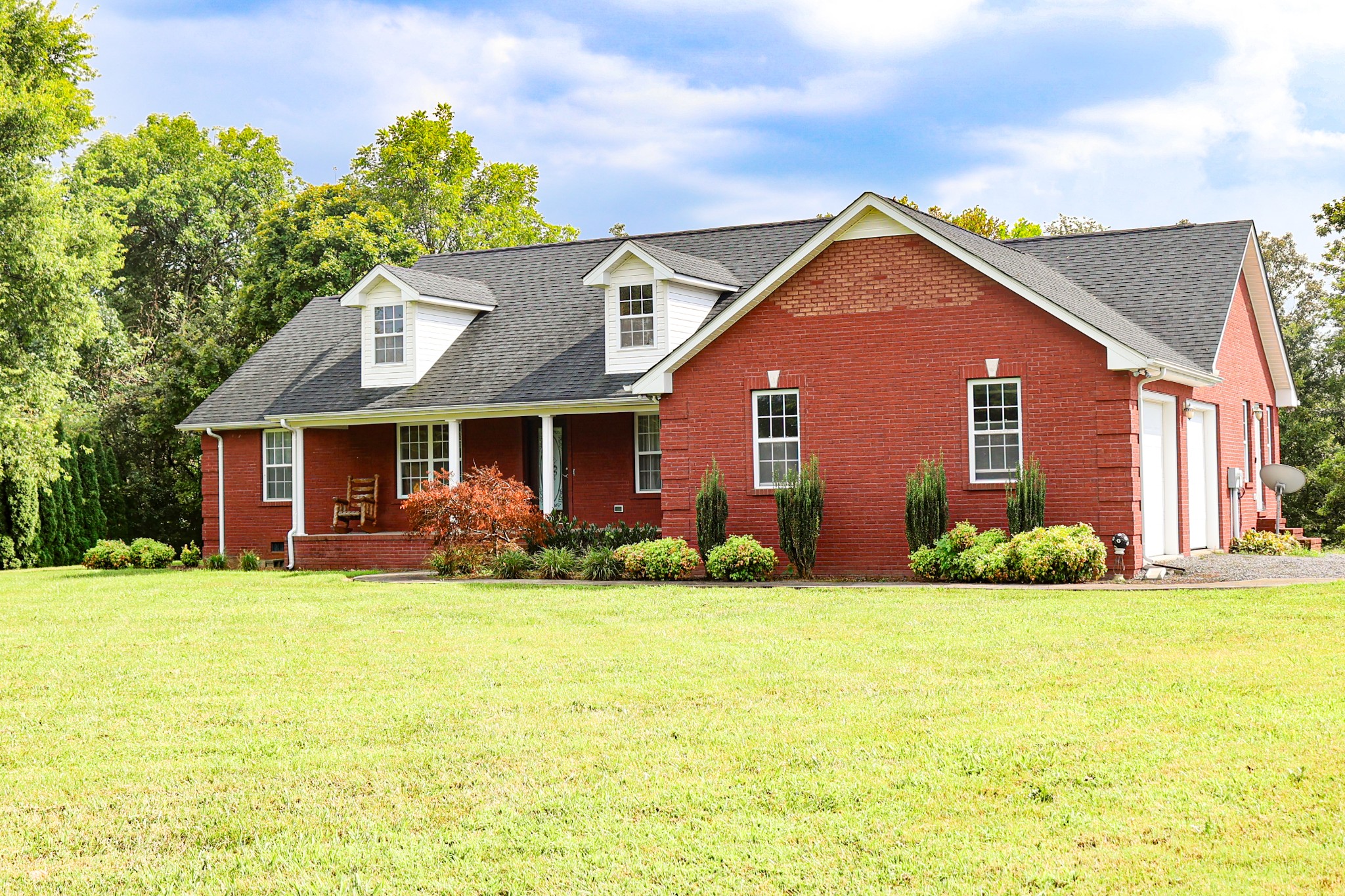 4693 Shelbyville Rd Property Photo 3