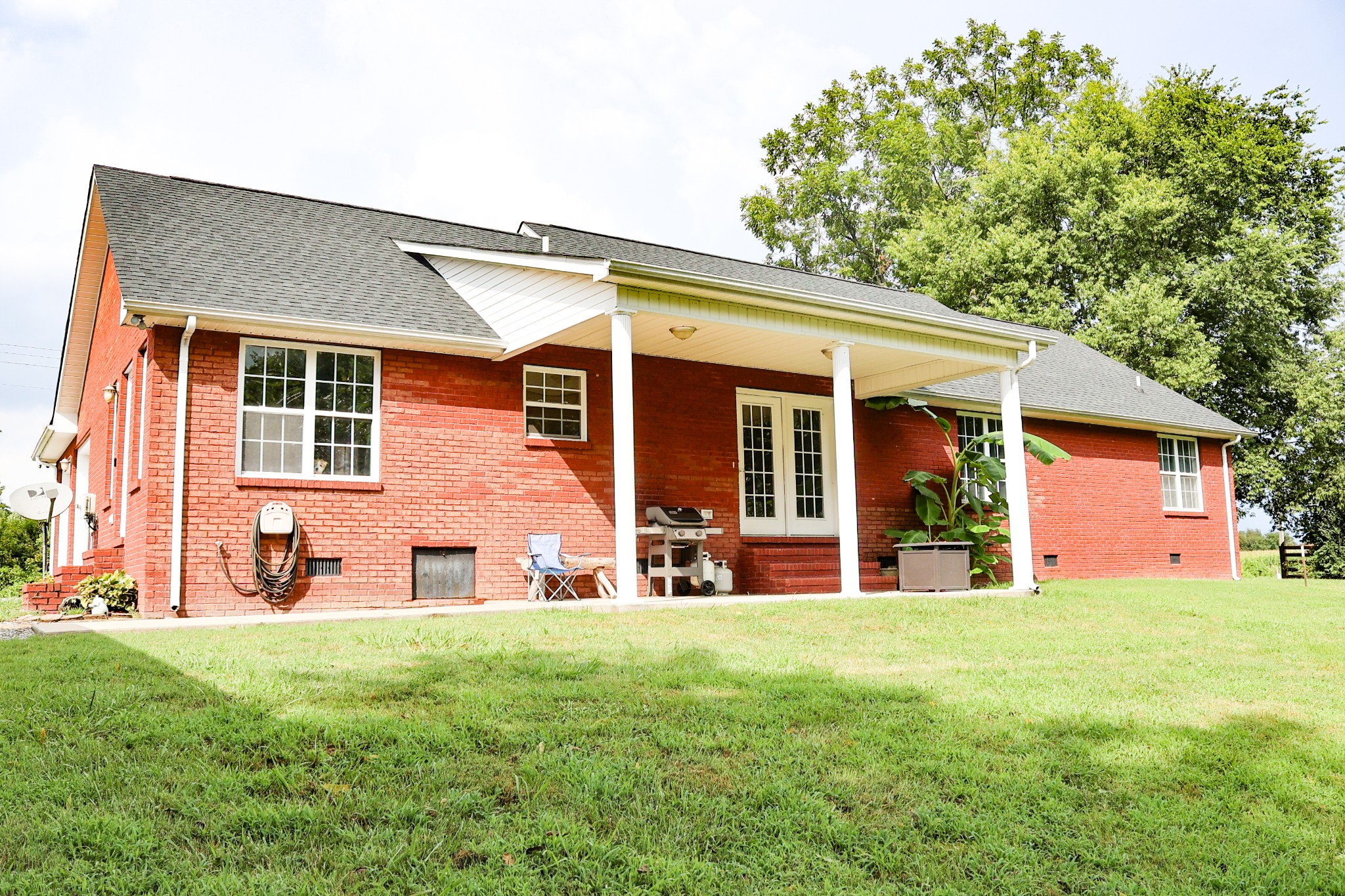4693 Shelbyville Rd Property Photo 4