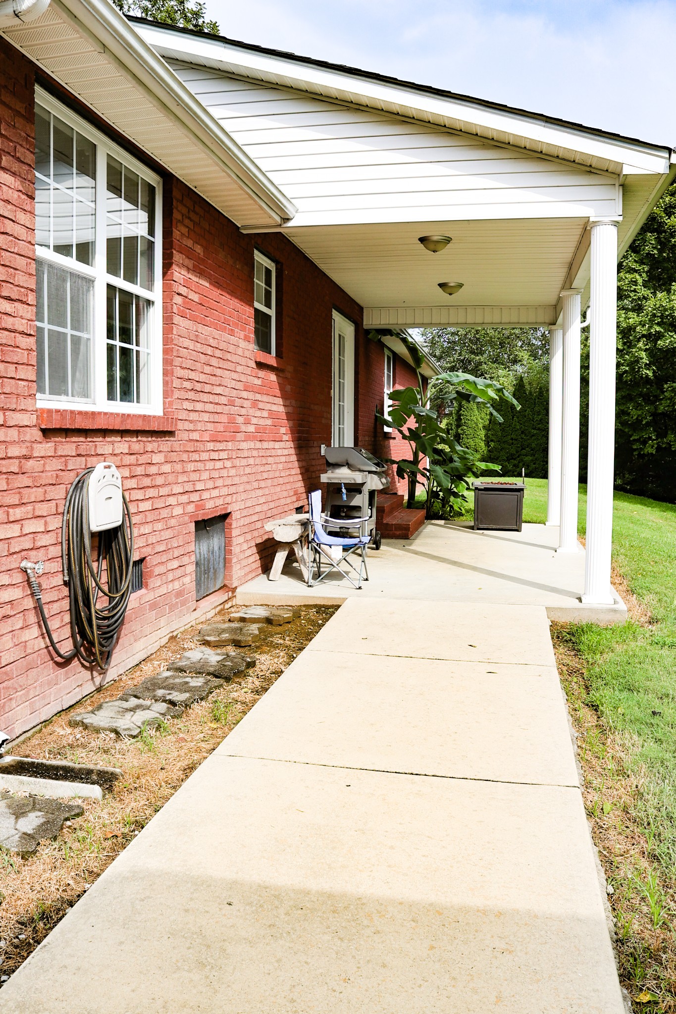4693 Shelbyville Rd Property Photo 5