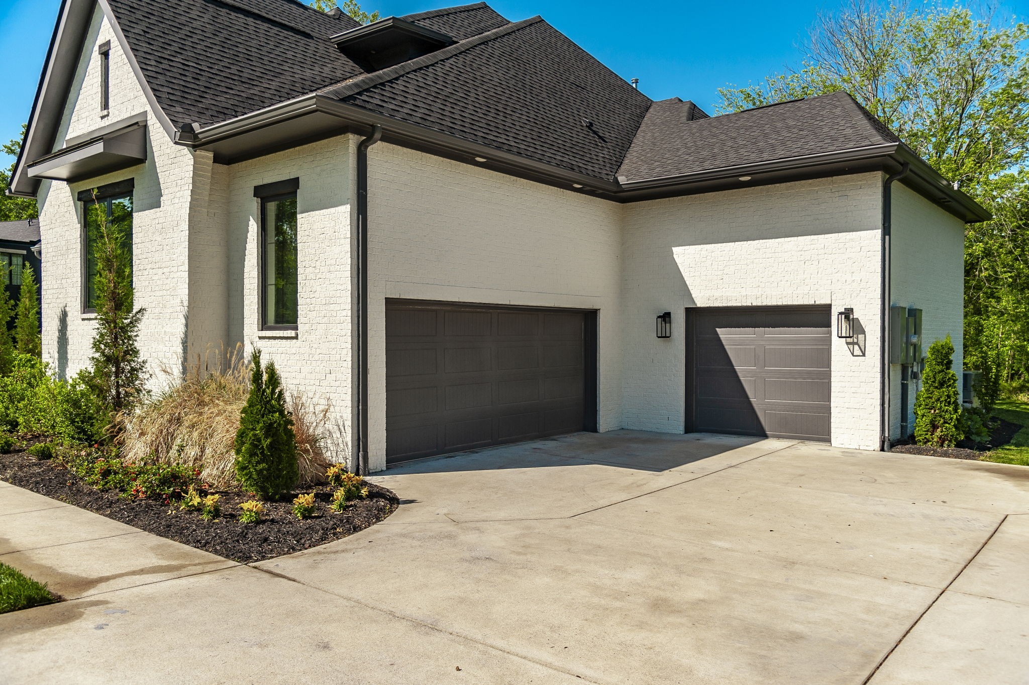 1305 Twin Springs Dr Property Photo 6