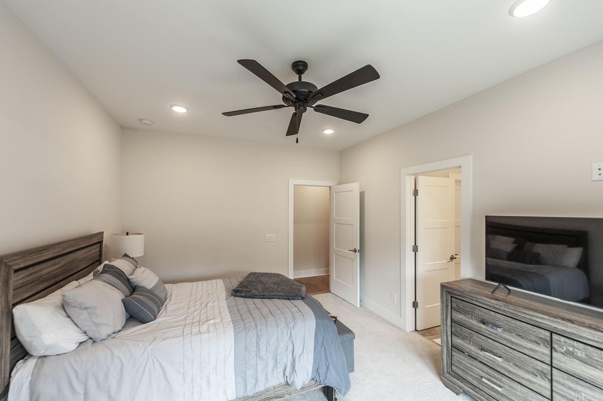 1305 Twin Springs Dr Property Photo 56