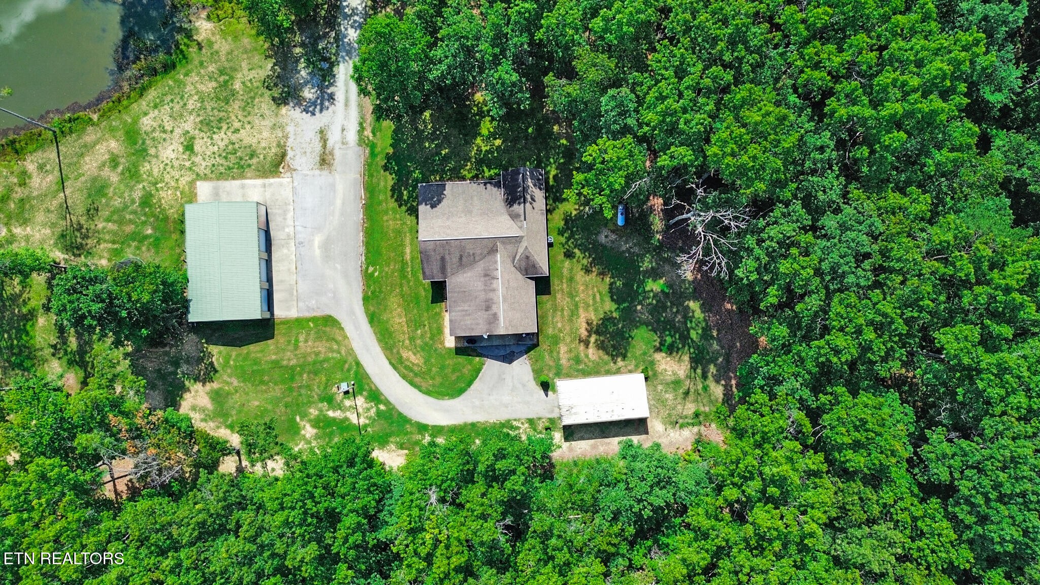 552 Robs Rd Property Photo 16