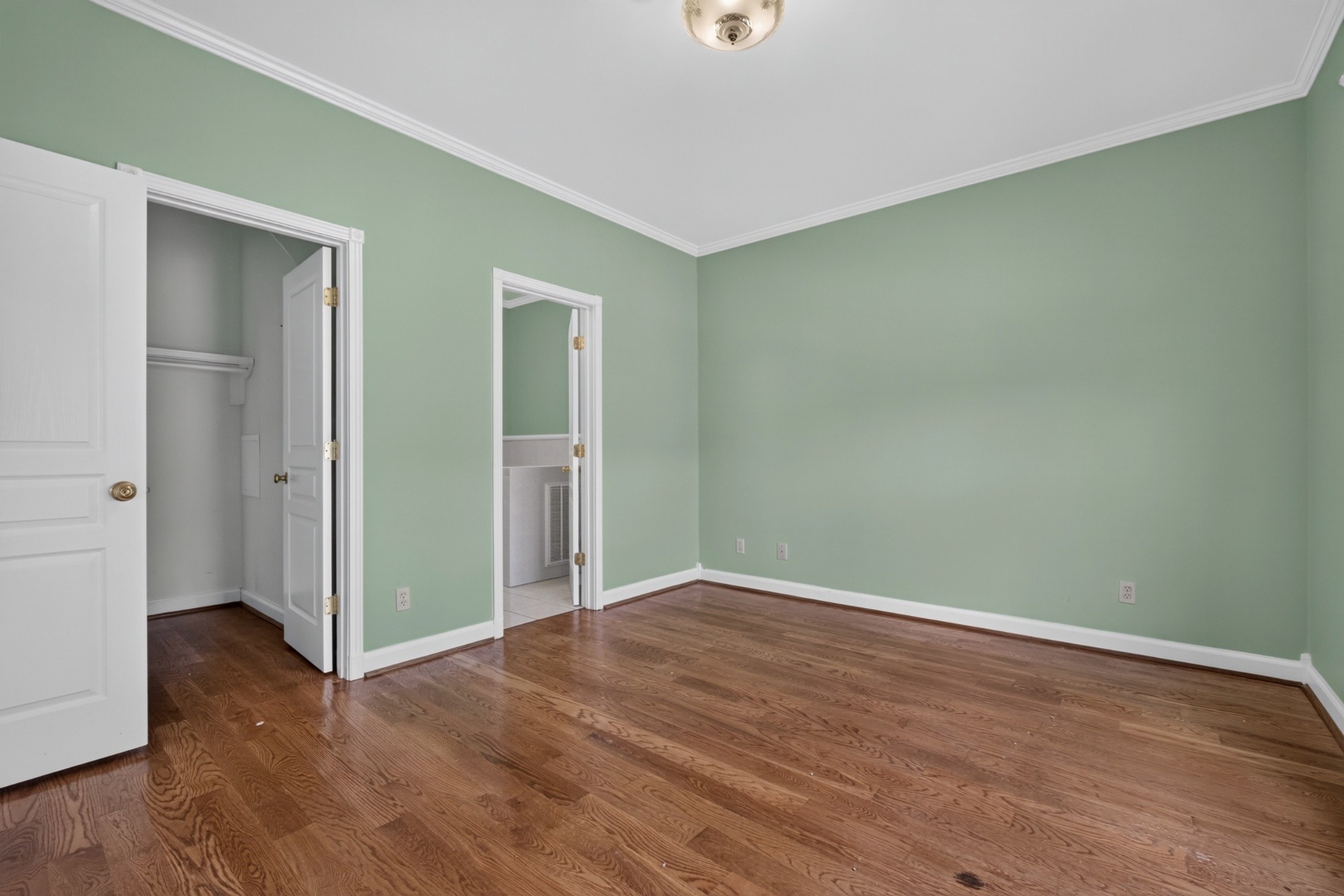712 S College St Property Photo 3