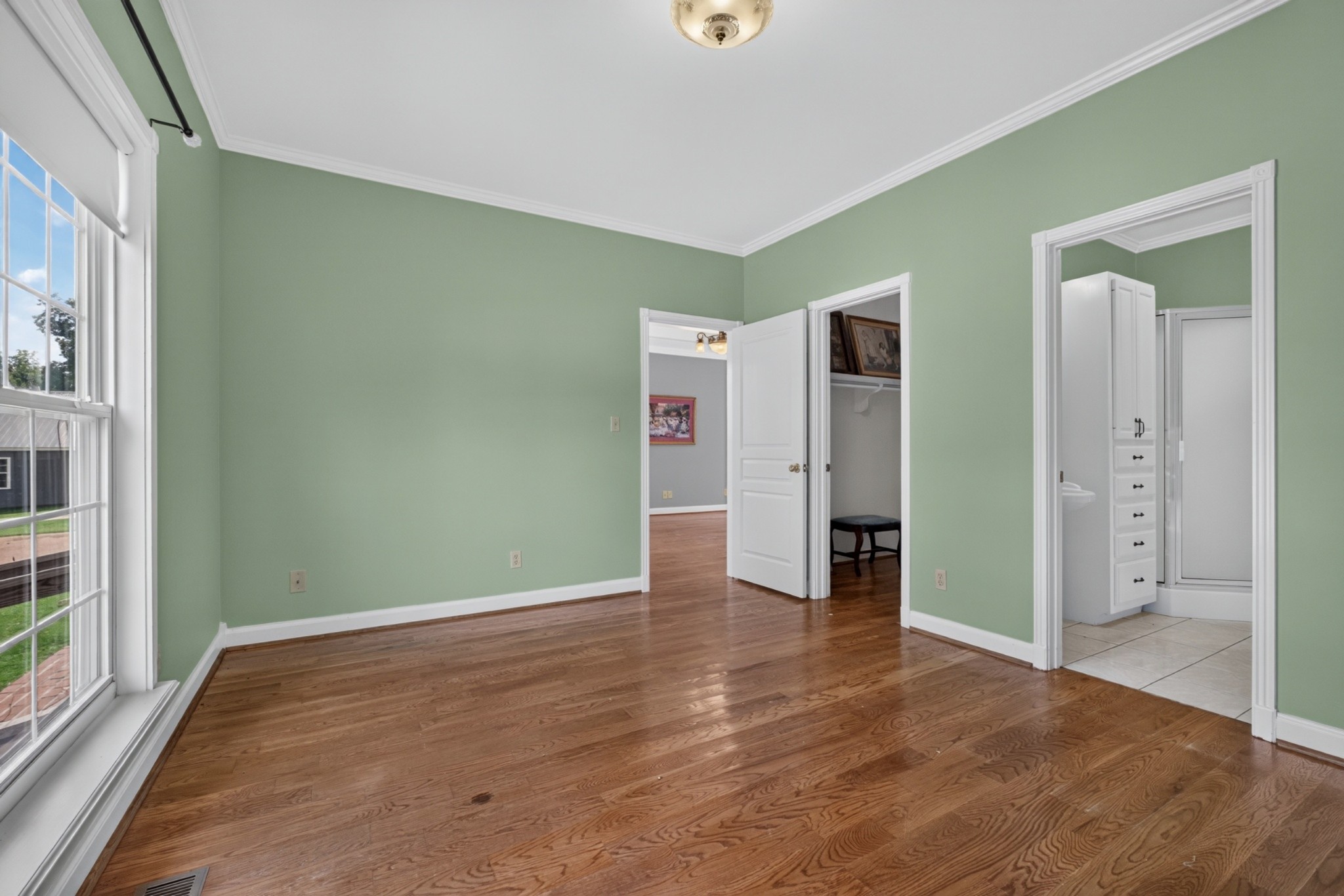 712 S College St Property Photo 4