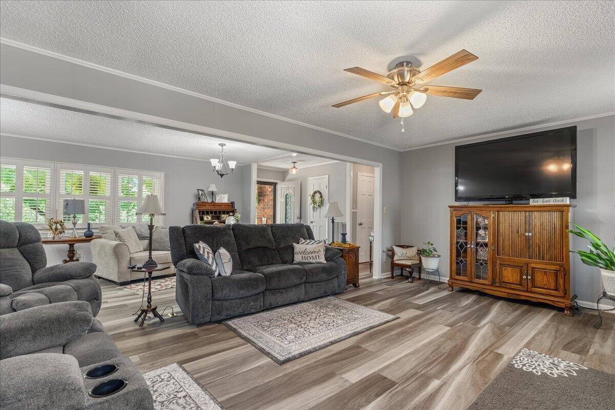 2065 Highway 30 E Property Photo 3