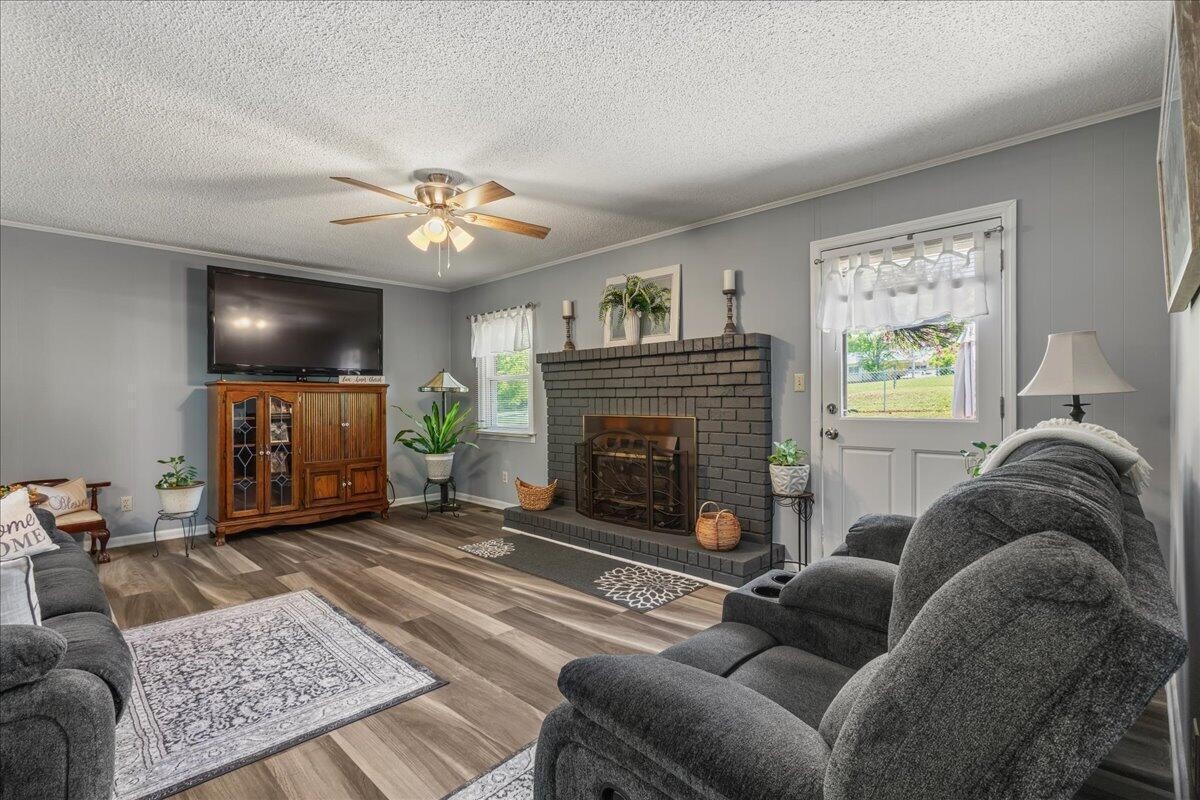 2065 Highway 30 E Property Photo 5