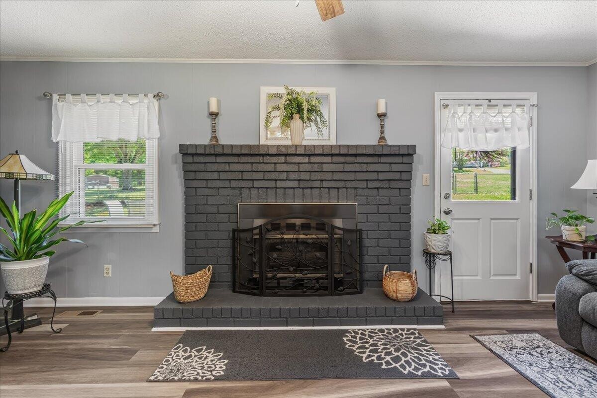 2065 Highway 30 E Property Photo 6