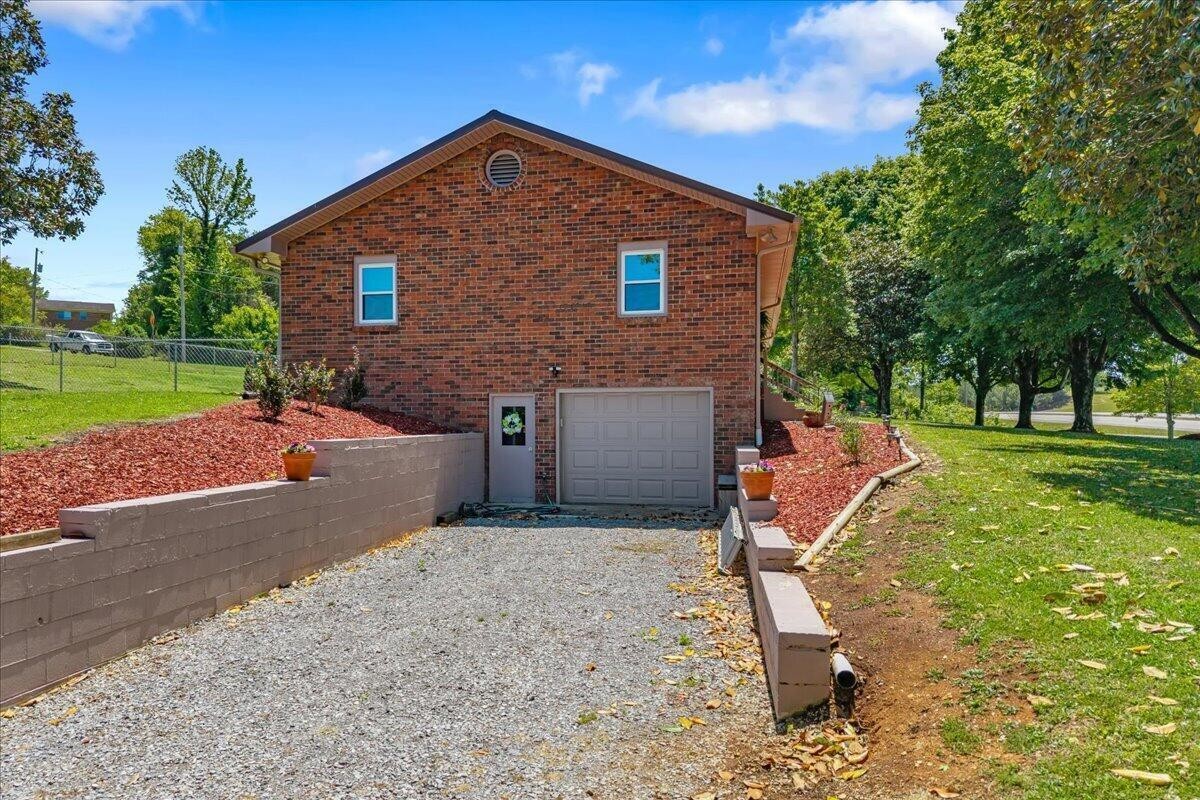 2065 Highway 30 E Property Photo 36