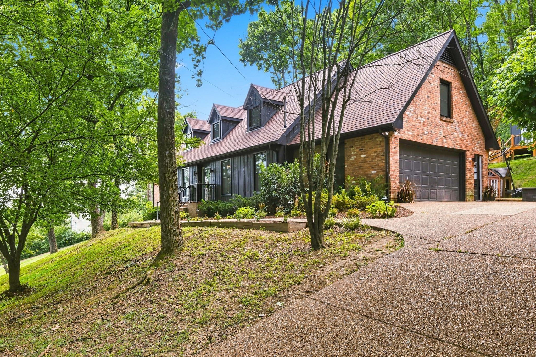 5117 Dorchester Cir Property Photo 1