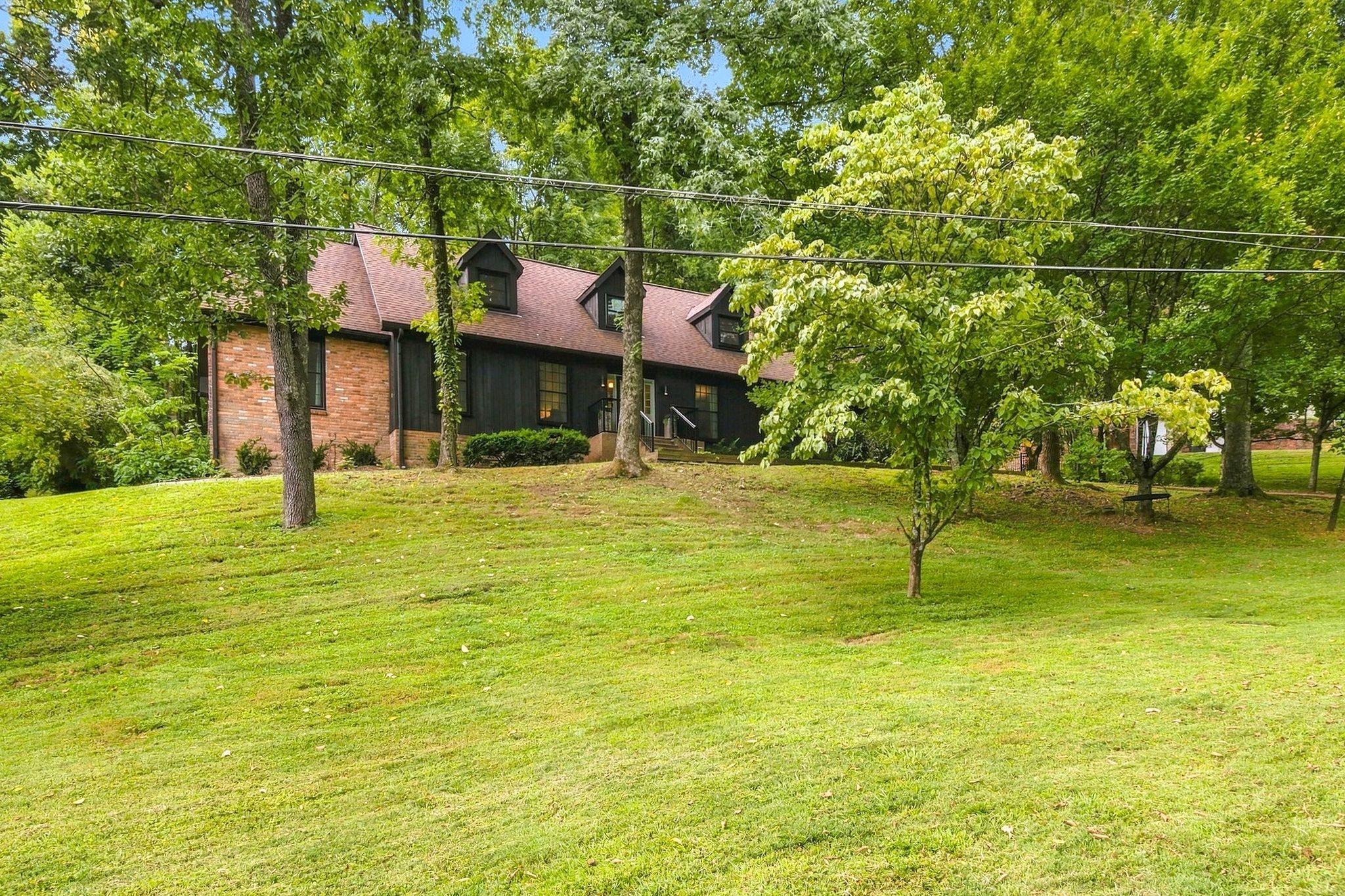 5117 Dorchester Cir Property Photo 3