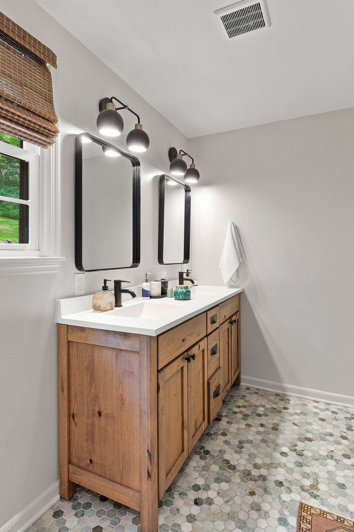 5117 Dorchester Cir Property Photo 34