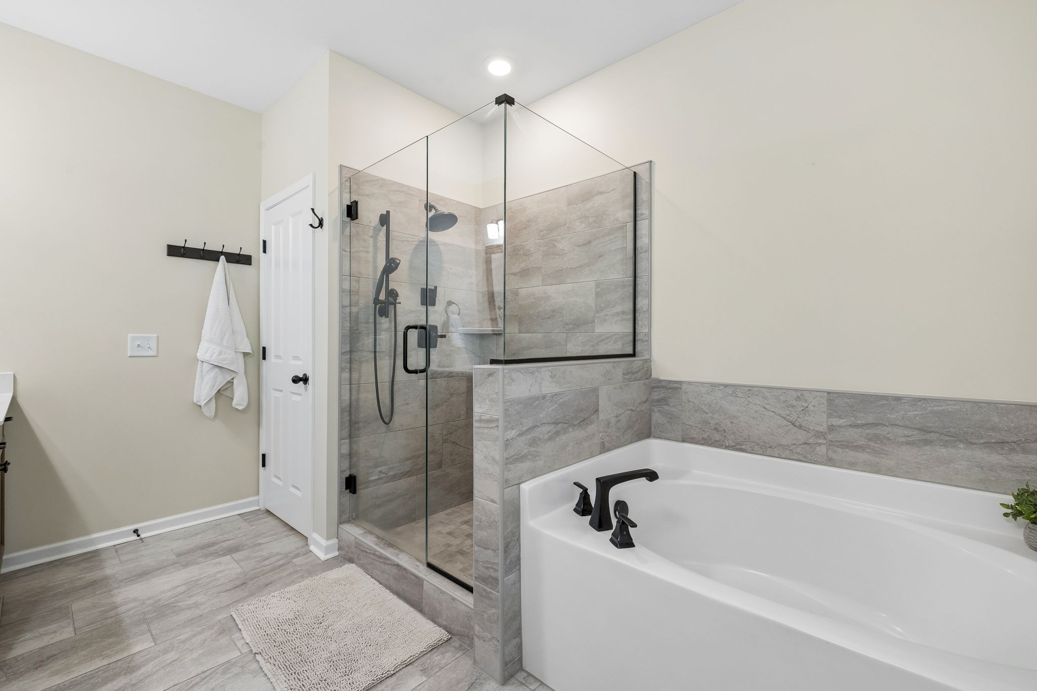 7137 Pepper Tree Cir Property Photo 25