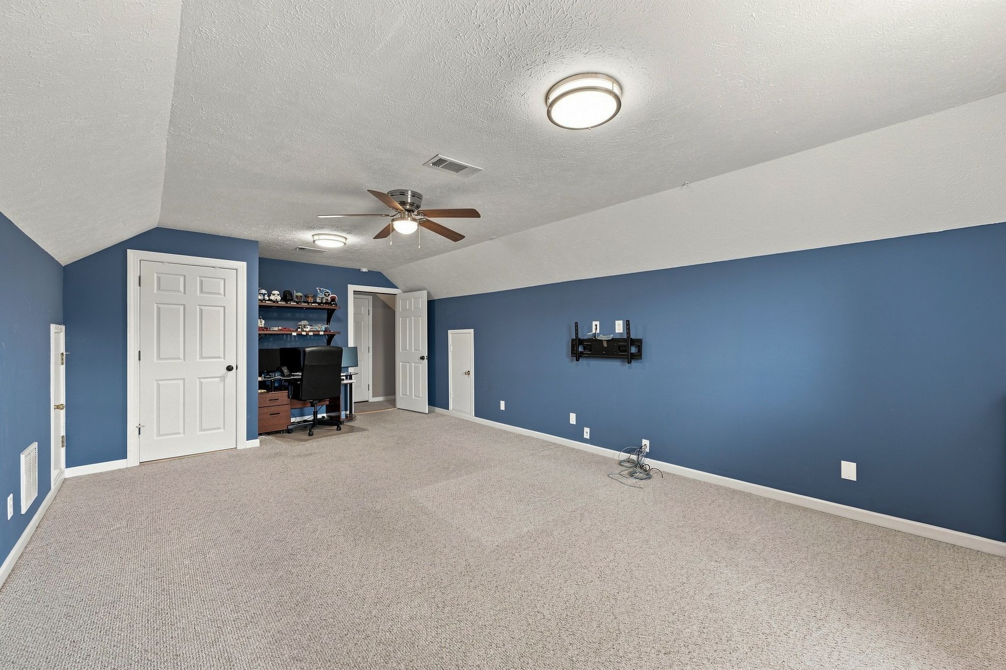 1277 Bending Creek Dr Property Photo 25