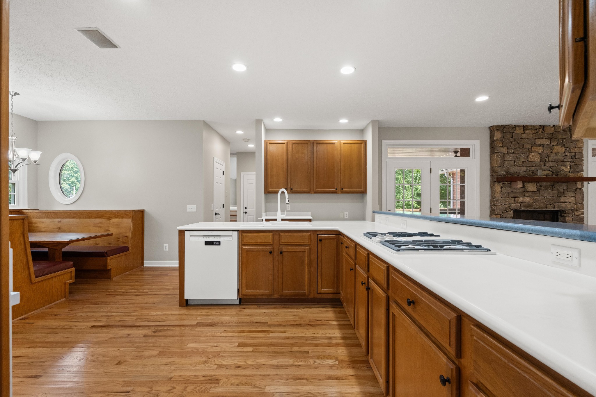 1227 Mount Vernon Ln Property Photo 12
