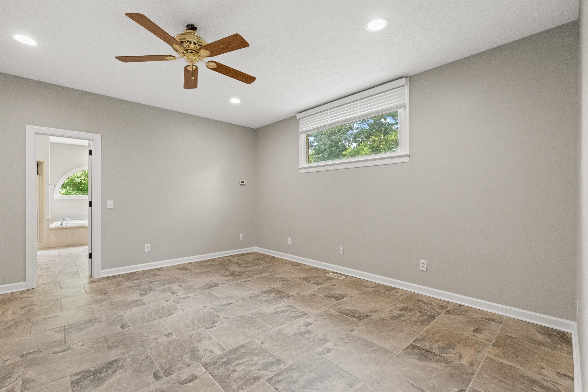 1227 Mount Vernon Ln Property Photo 19