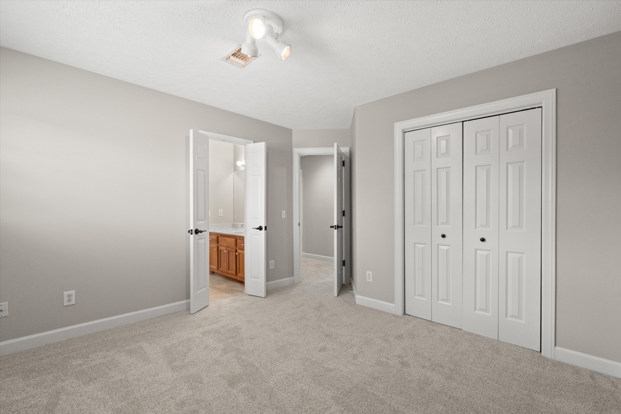 1227 Mount Vernon Ln Property Photo 32