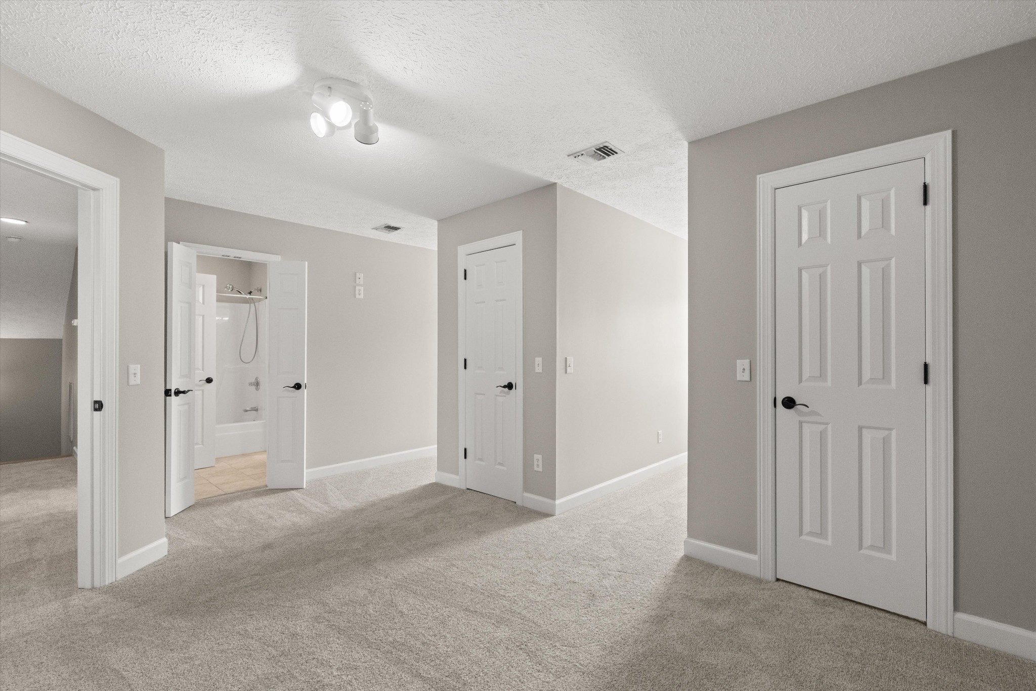 1227 Mount Vernon Ln Property Photo 33