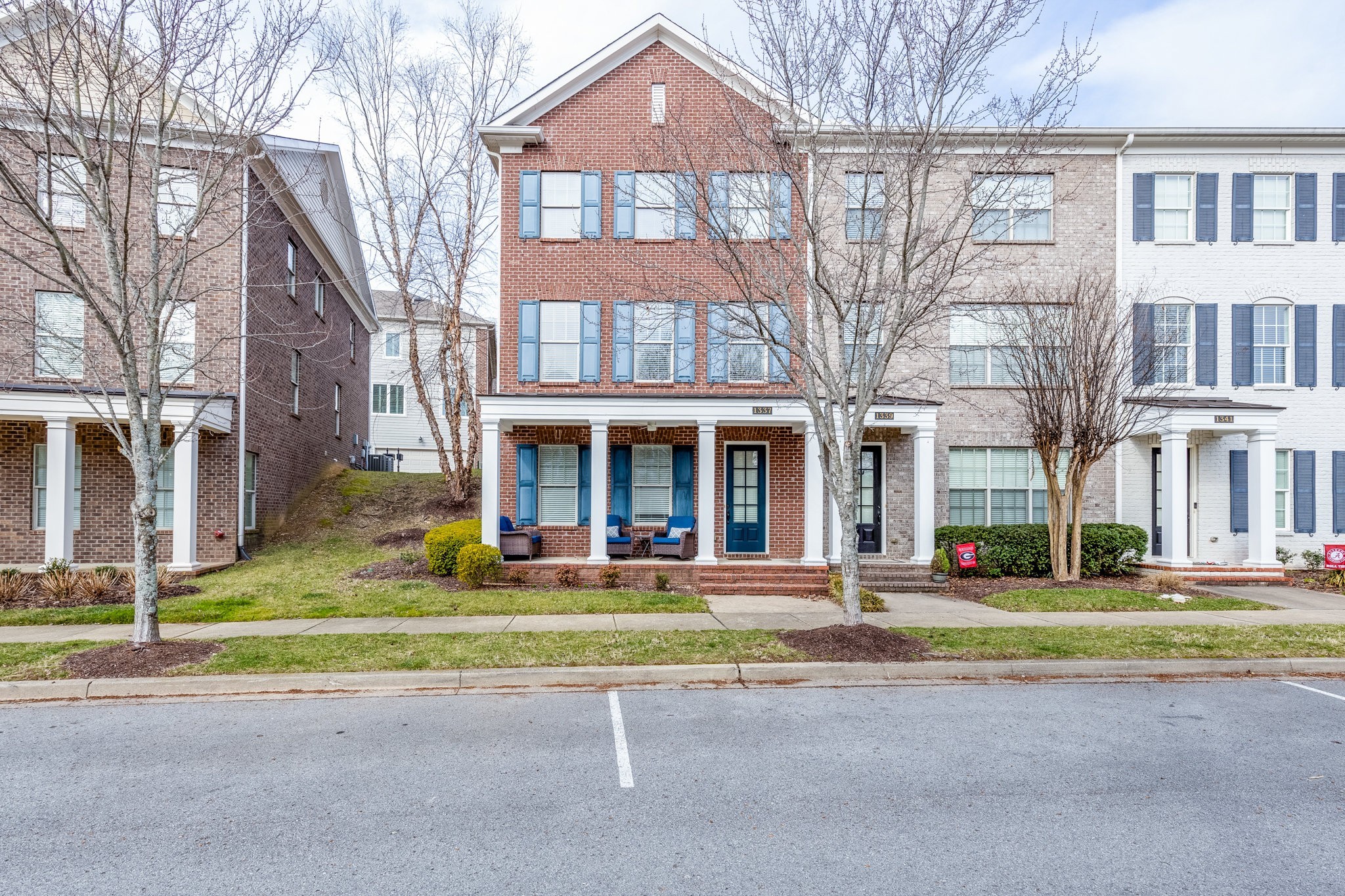 1337 Moher Blvd Property Photo 1