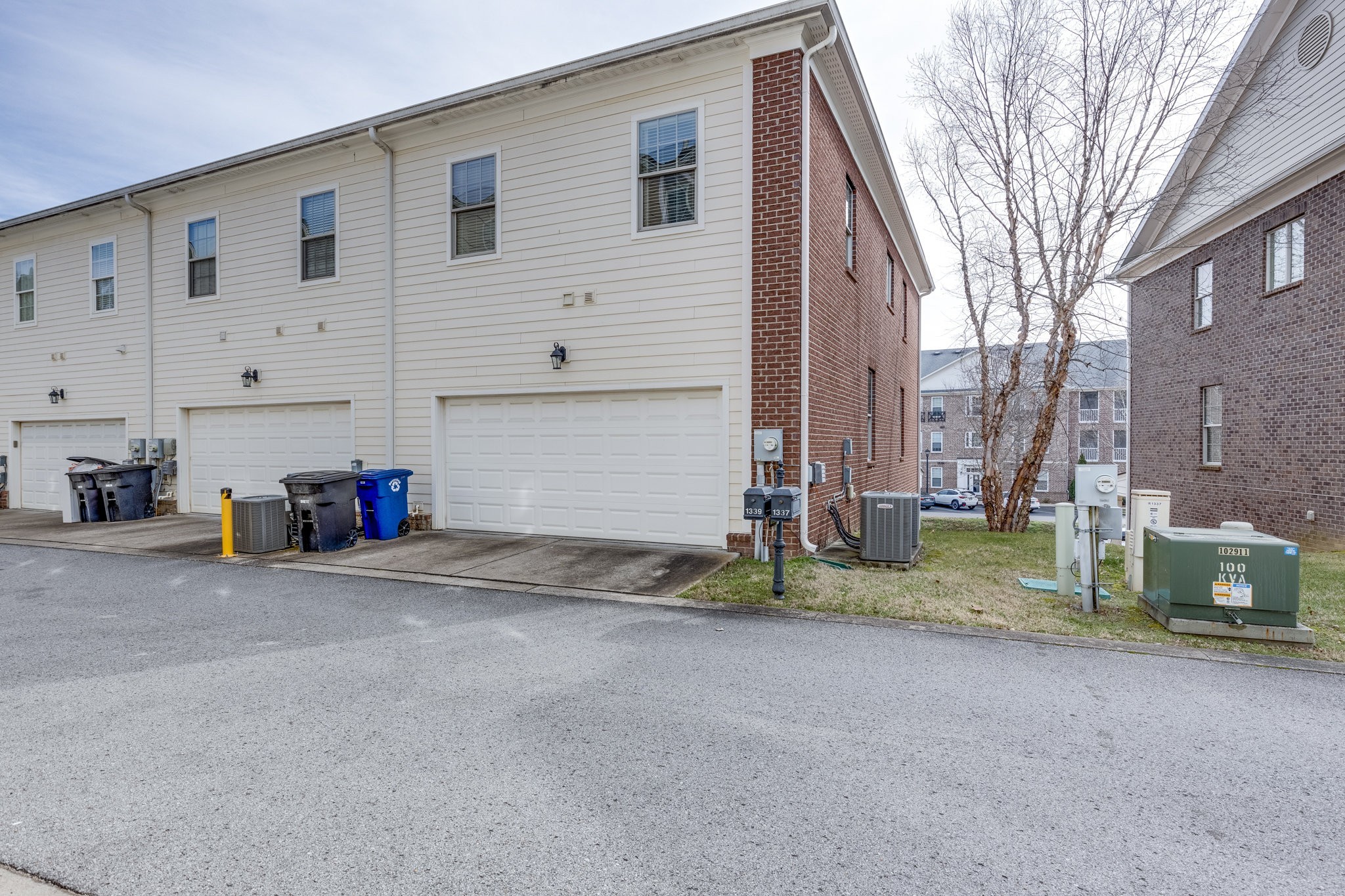 1337 Moher Blvd Property Photo 5