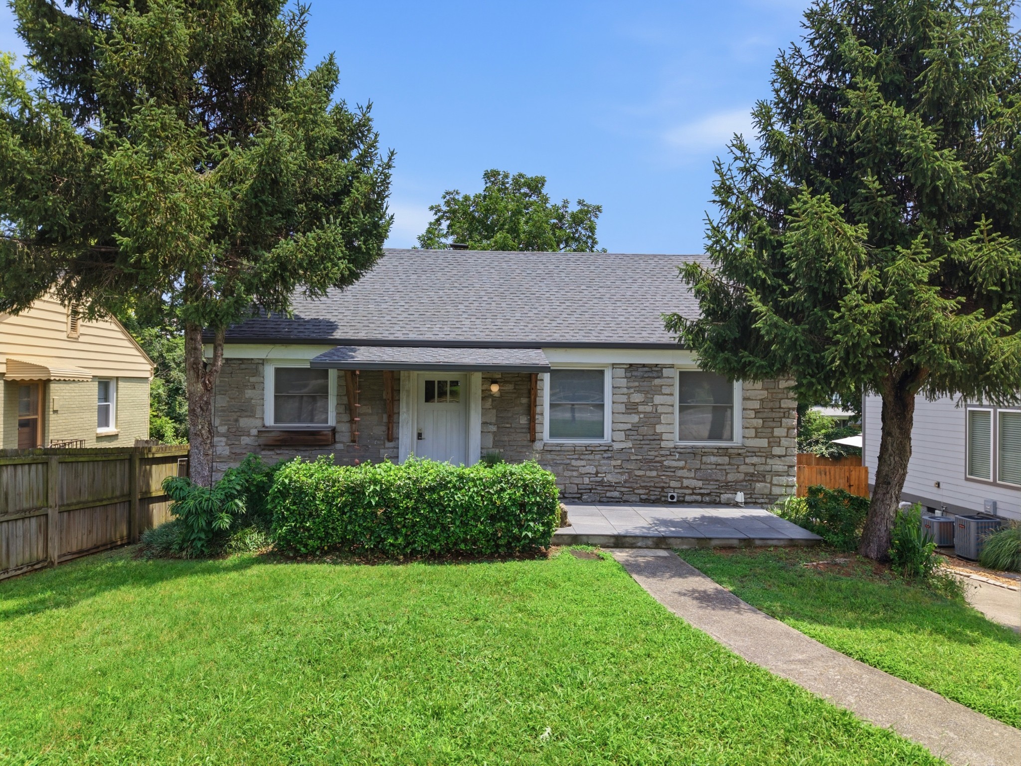 1901 Riverside Dr Property Photo 42