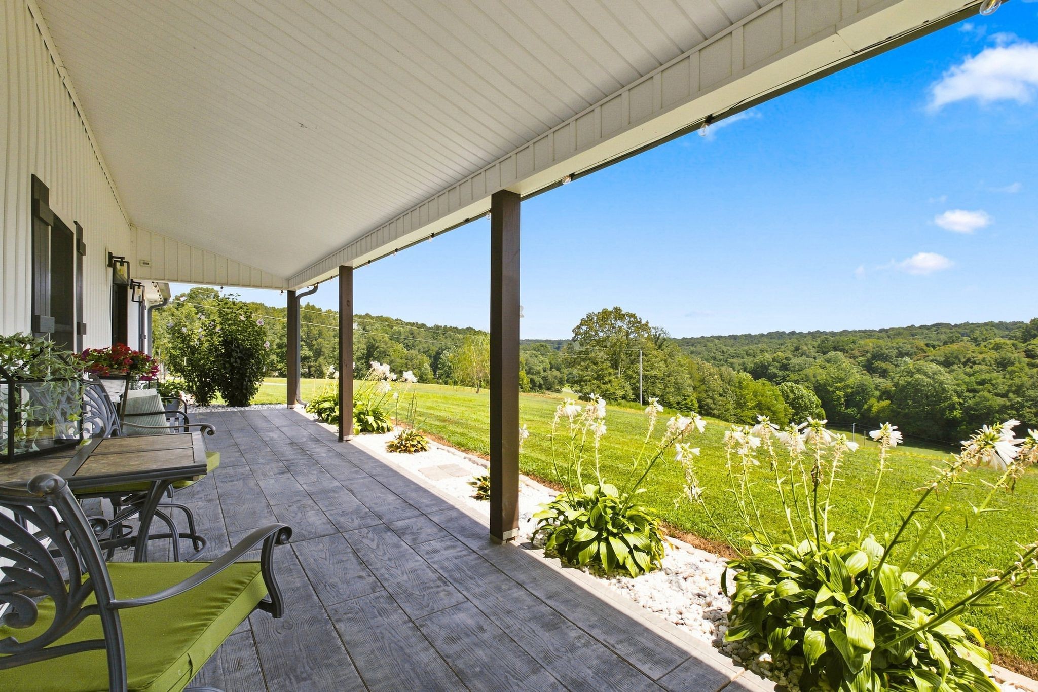 1043 Murphy Hollow Road Property Photo 1
