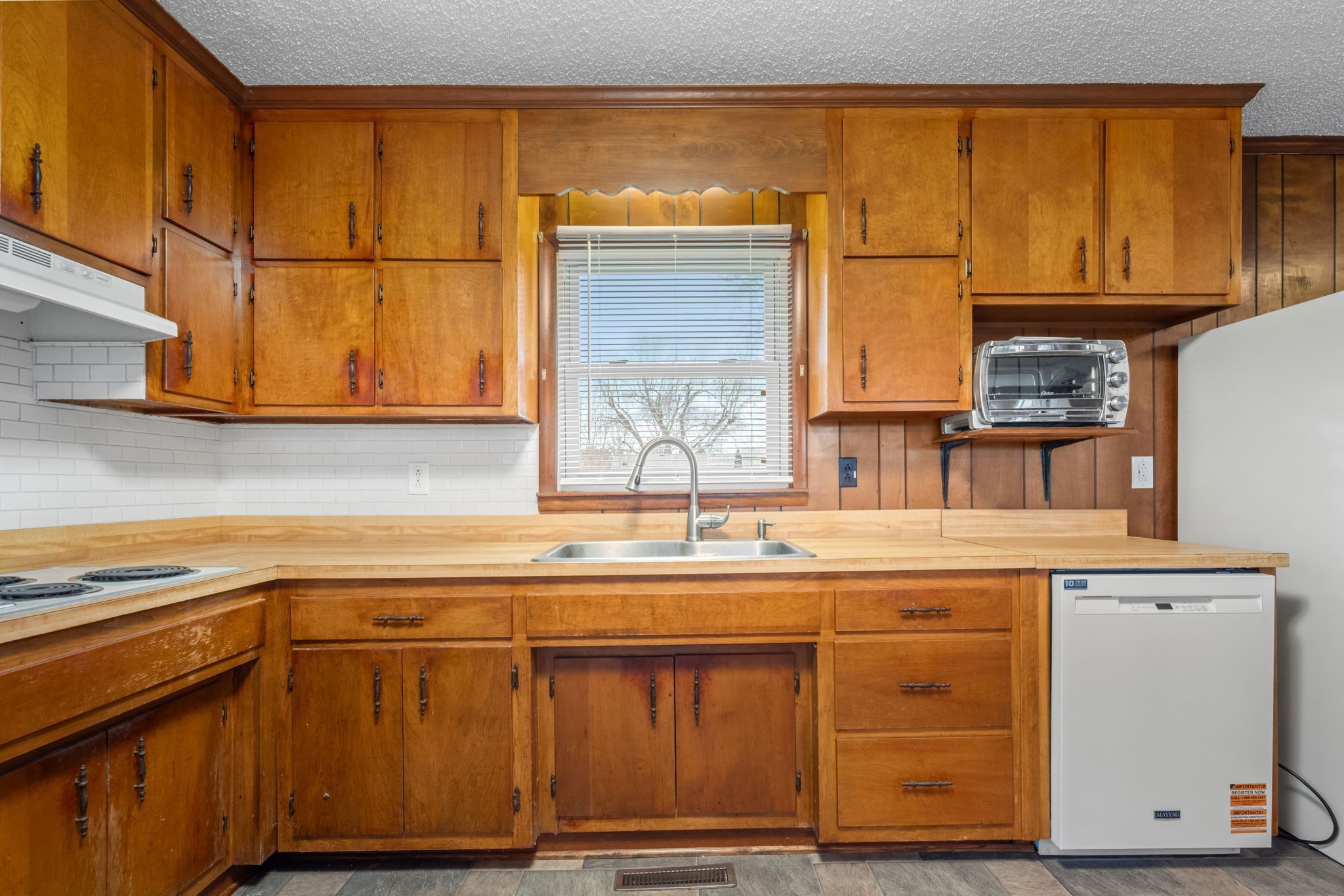 210 Lee Ave Property Photo 17