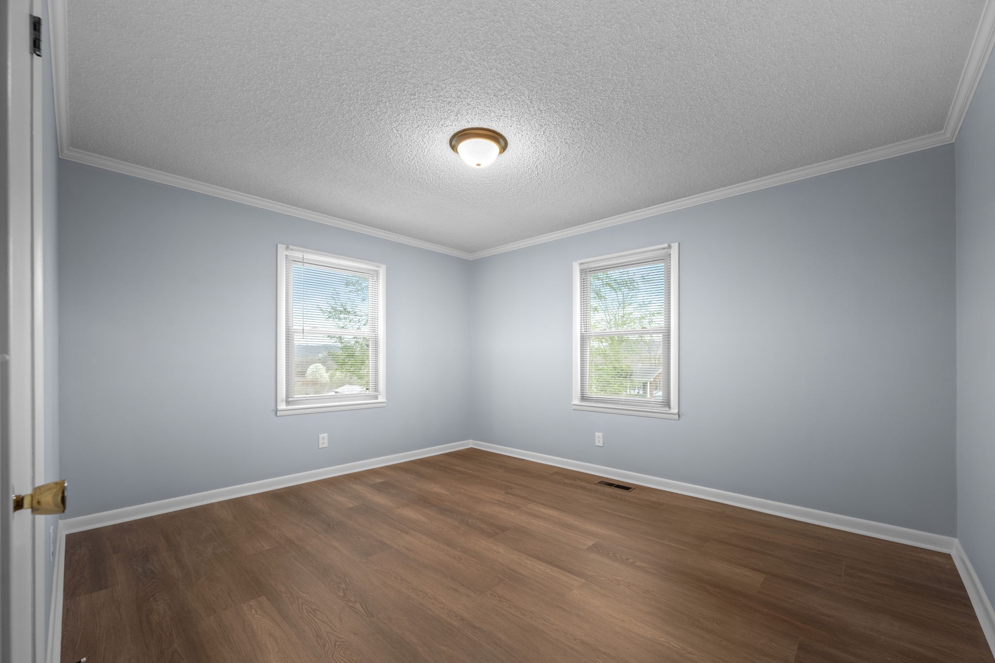 210 Lee Ave Property Photo 25