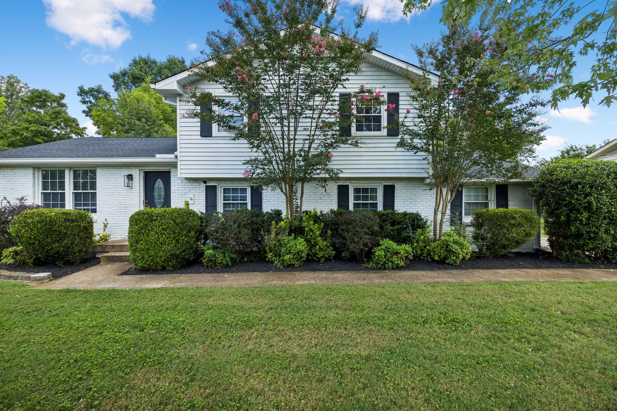8072 Sawyer Brown Rd Property Photo 1
