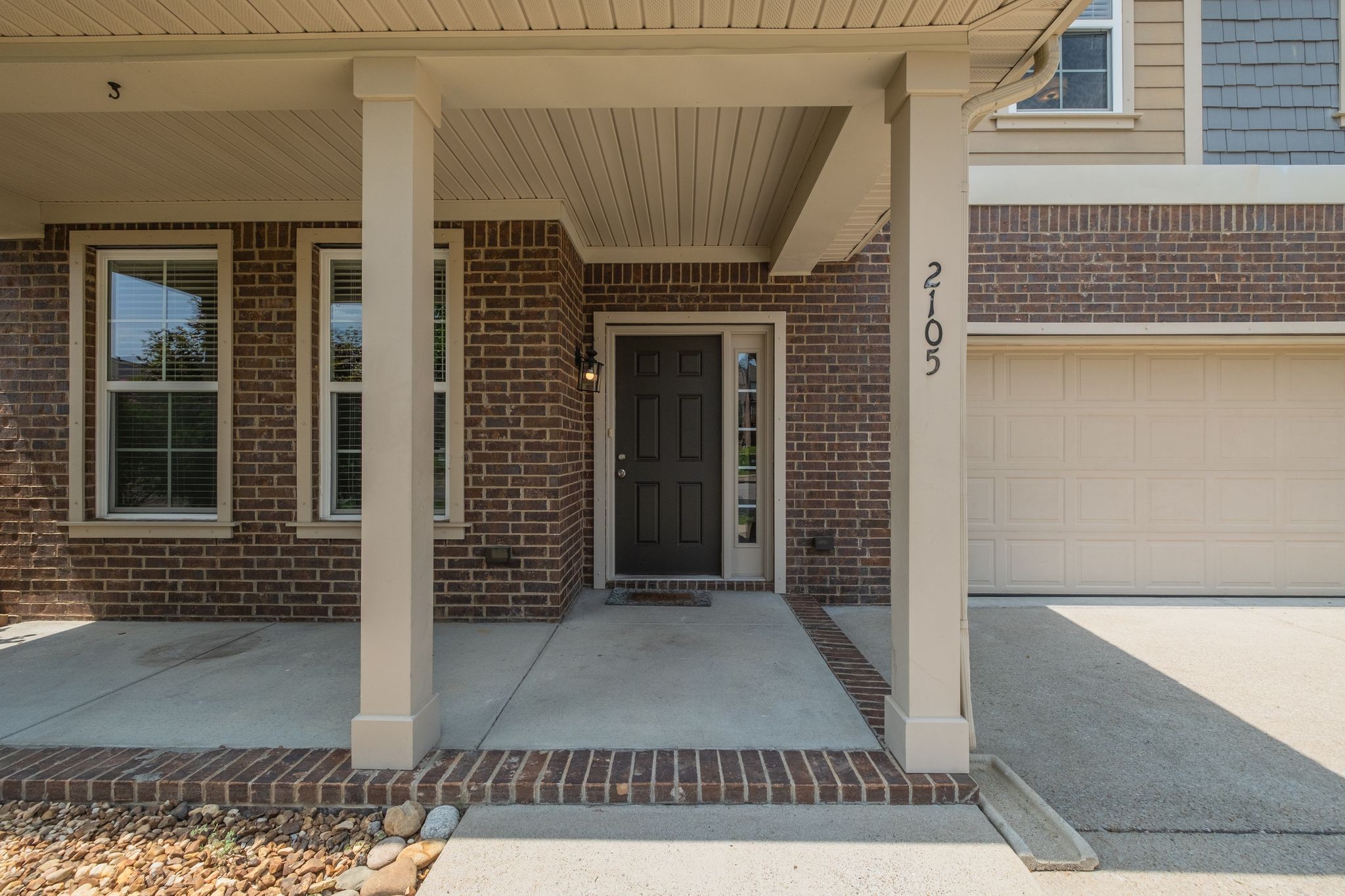 2105 Bedford Bnd Property Photo 4