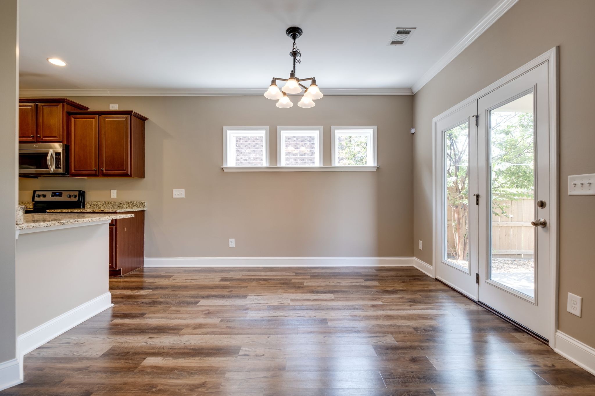 2105 Bedford Bnd Property Photo 9