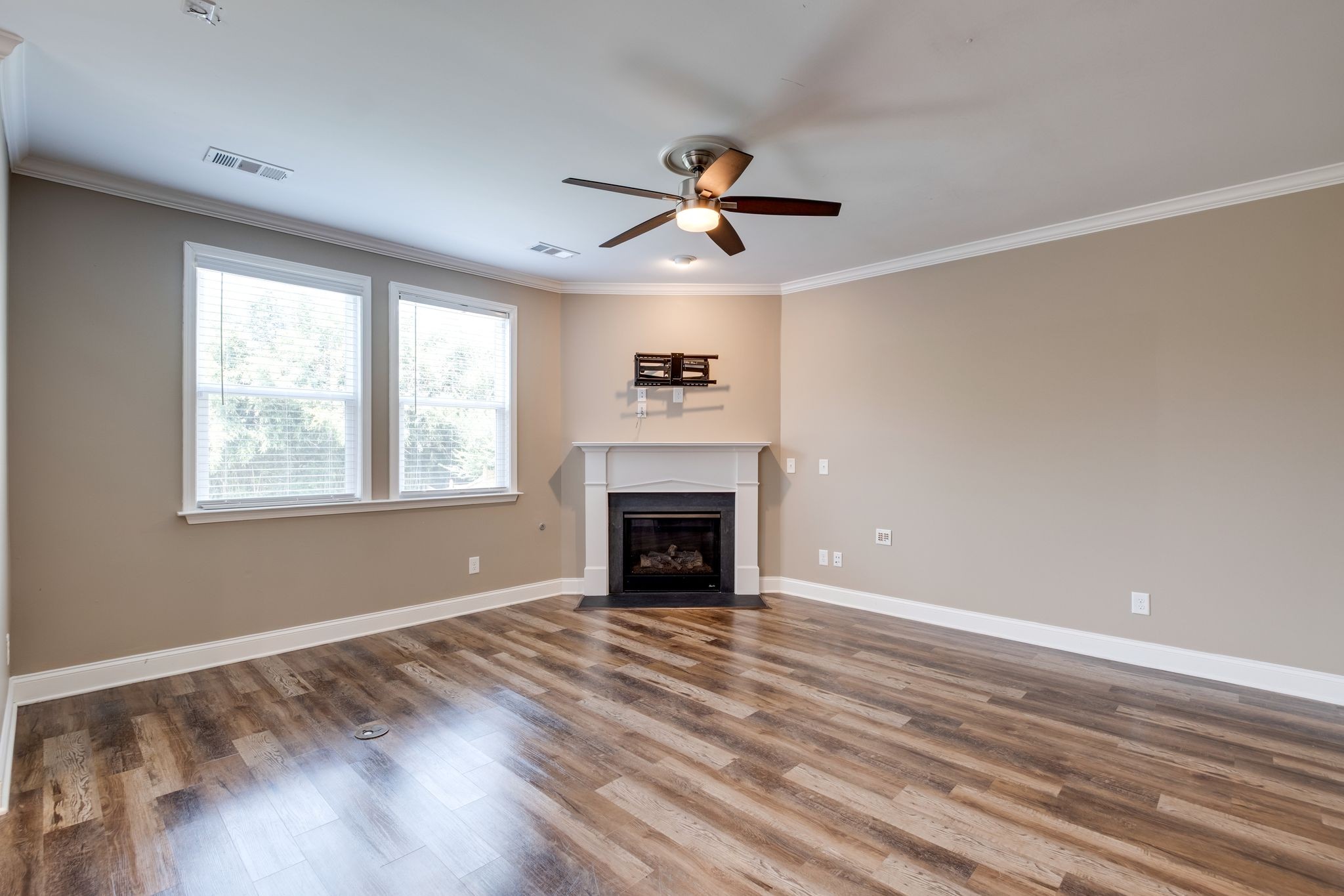 2105 Bedford Bnd Property Photo 14