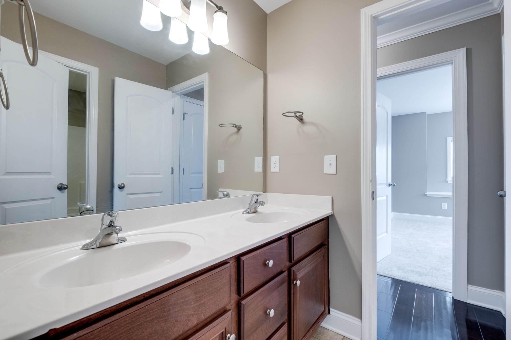 2105 Bedford Bnd Property Photo 33