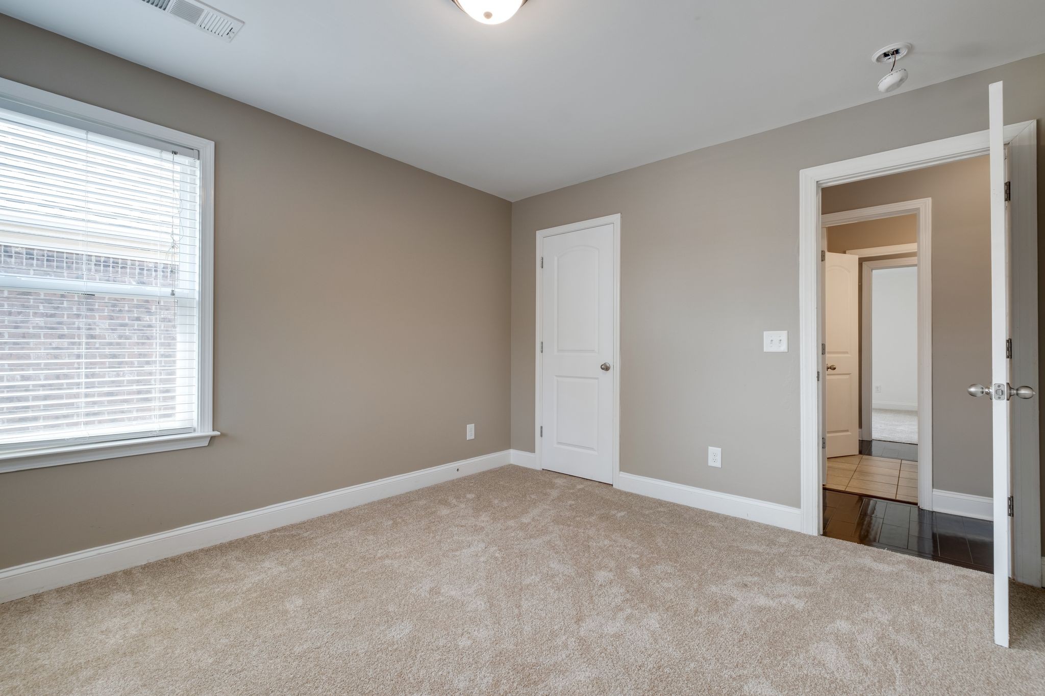 2105 Bedford Bnd Property Photo 37