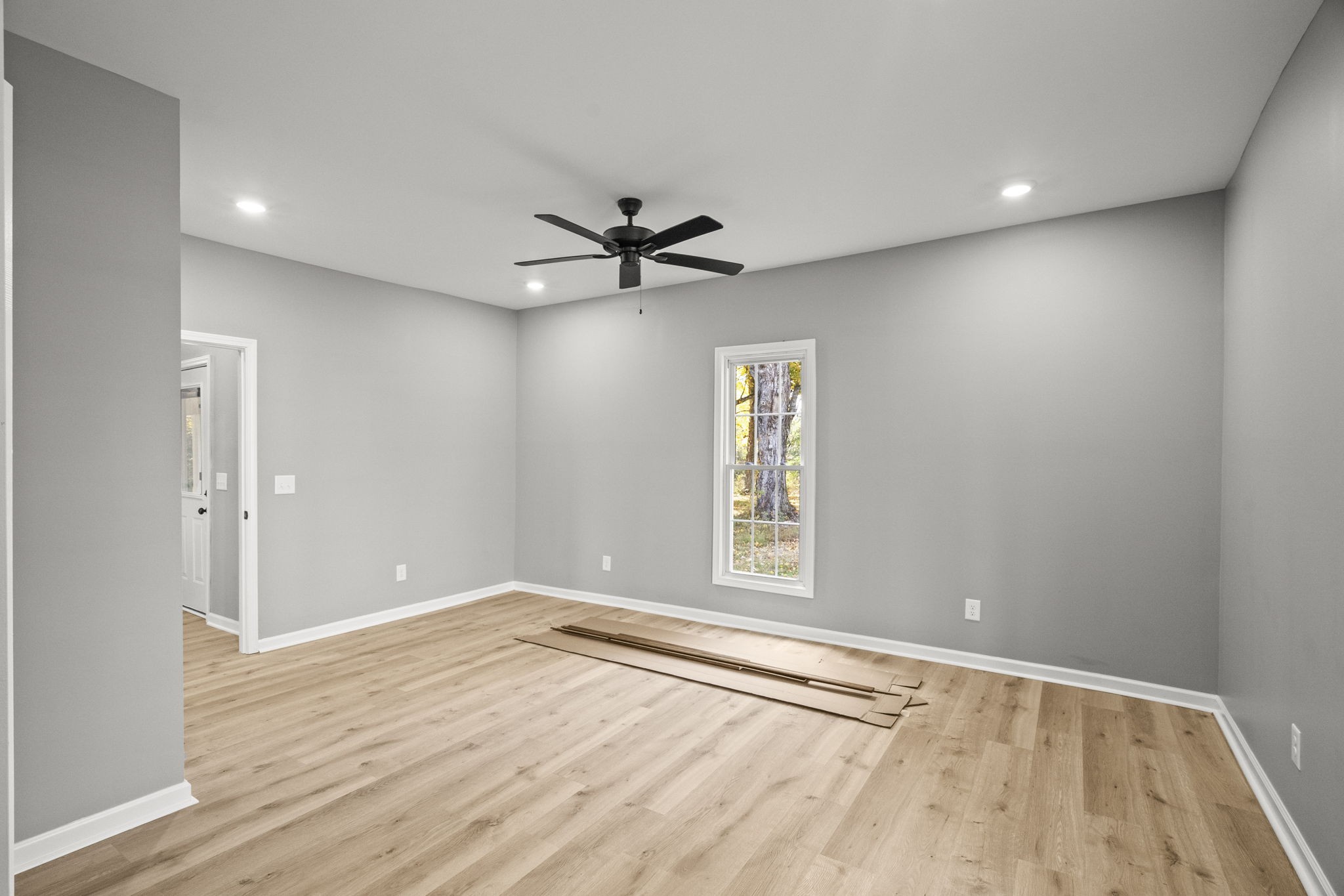 6081 Lakeview Rd Property Photo 9