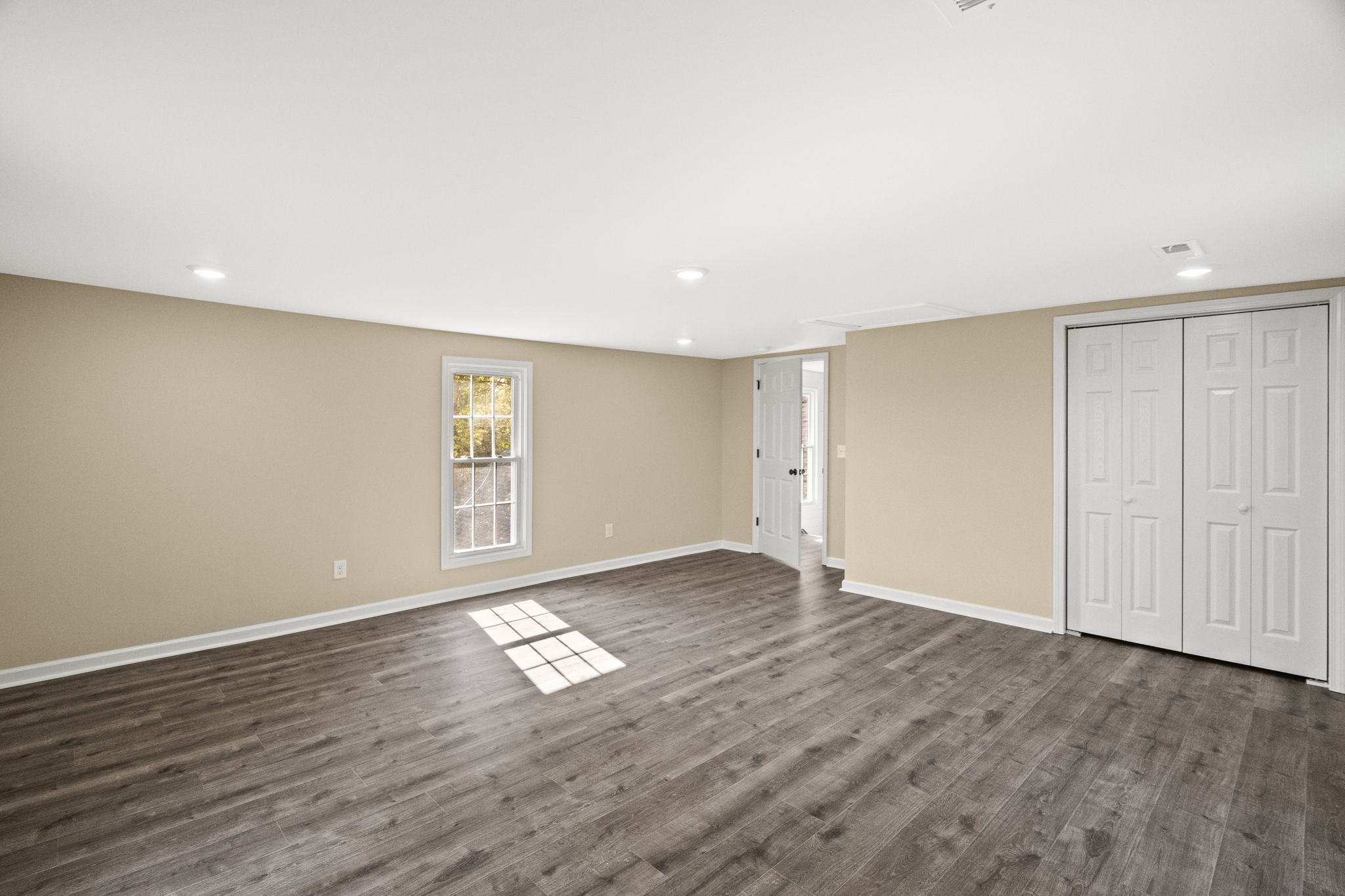 6081 Lakeview Rd Property Photo 20