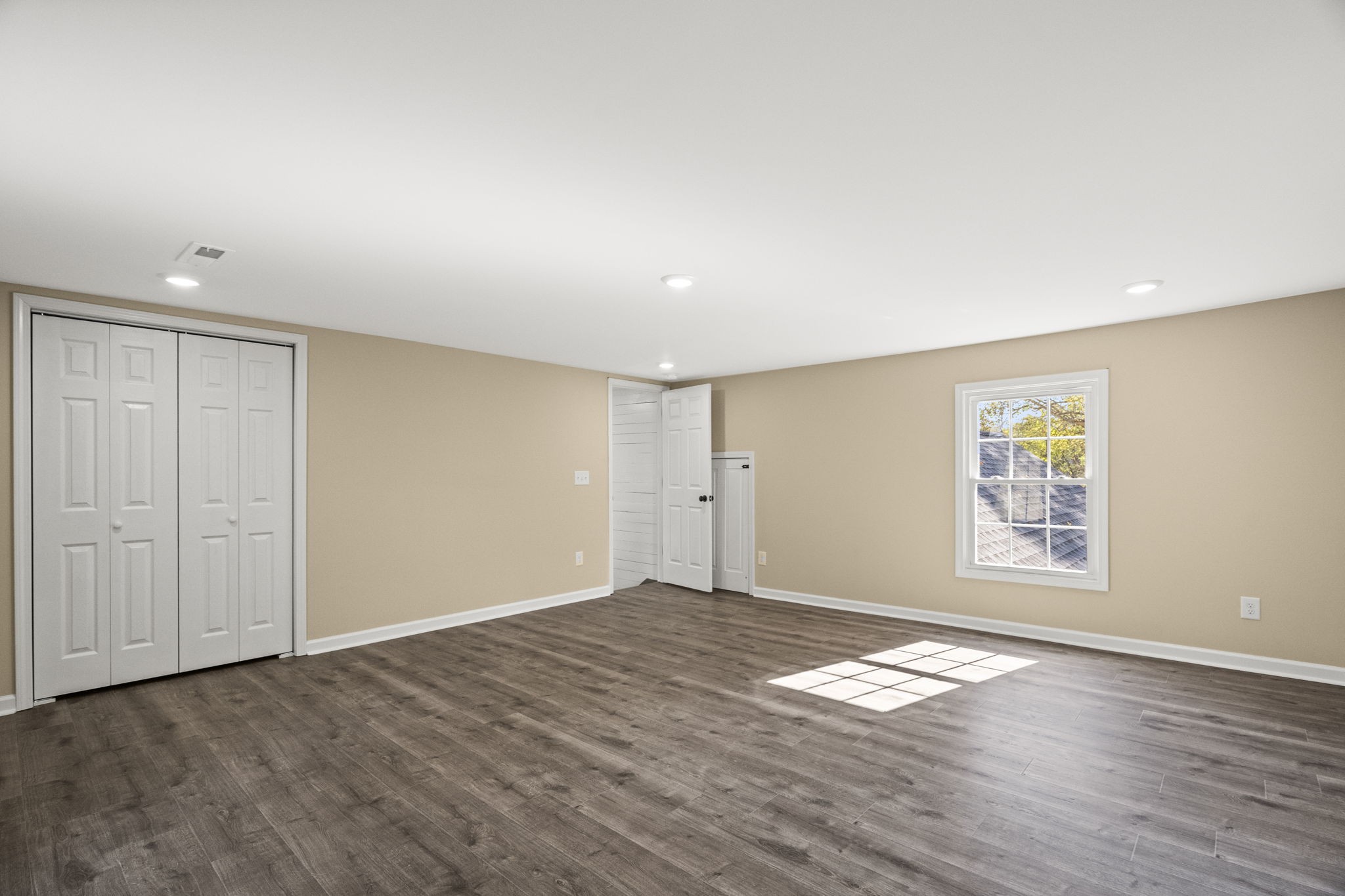 6081 Lakeview Rd Property Photo 24