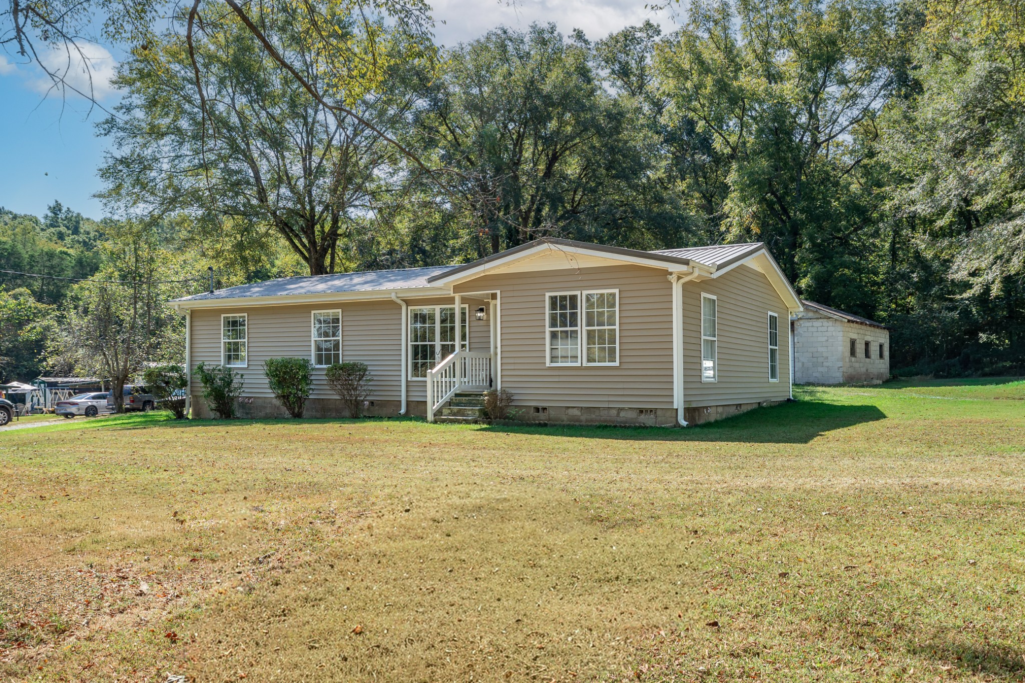 2027 Mines Rd Property Photo 1