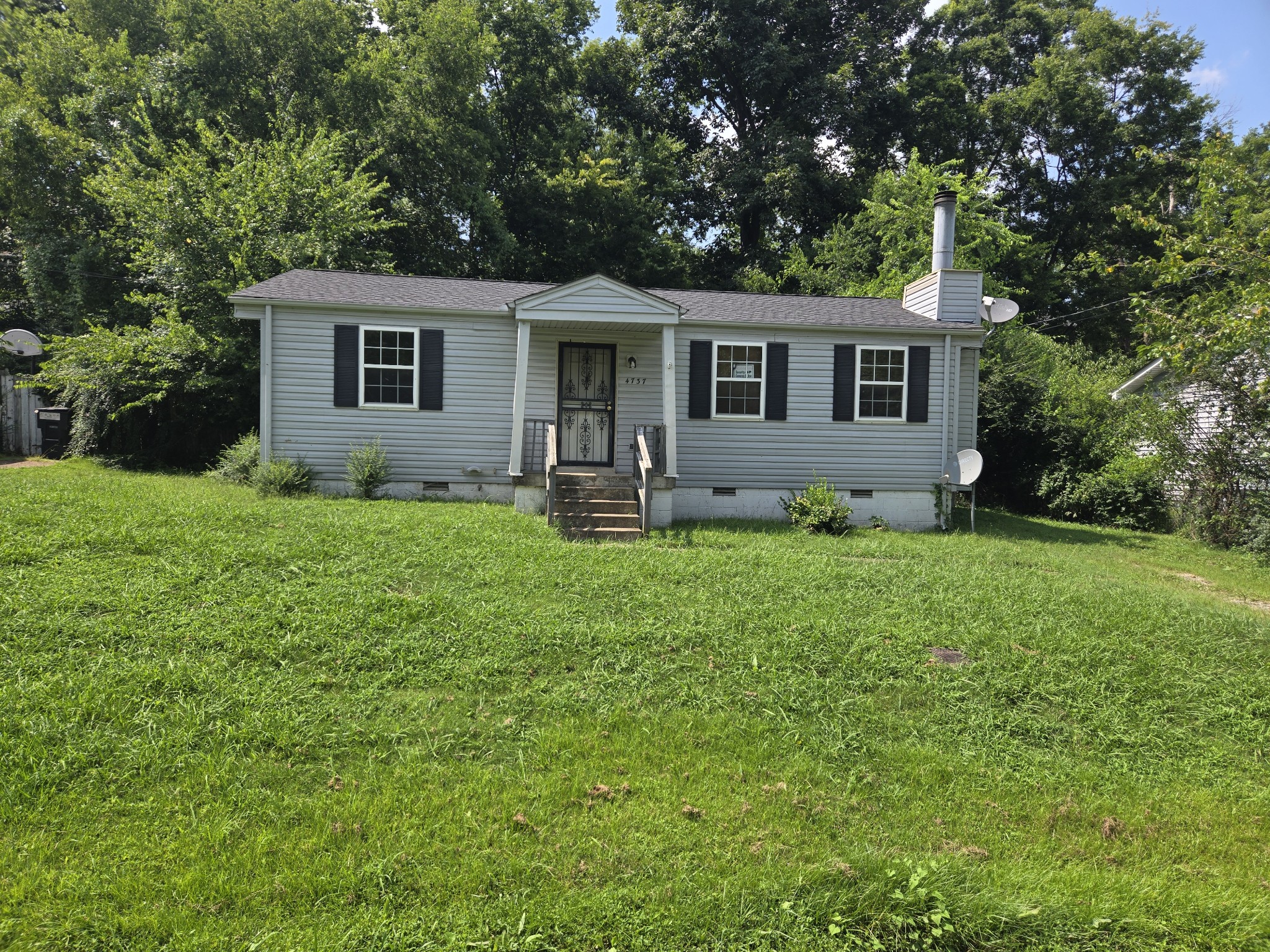 4737 Volunteer Dr Property Photo 1