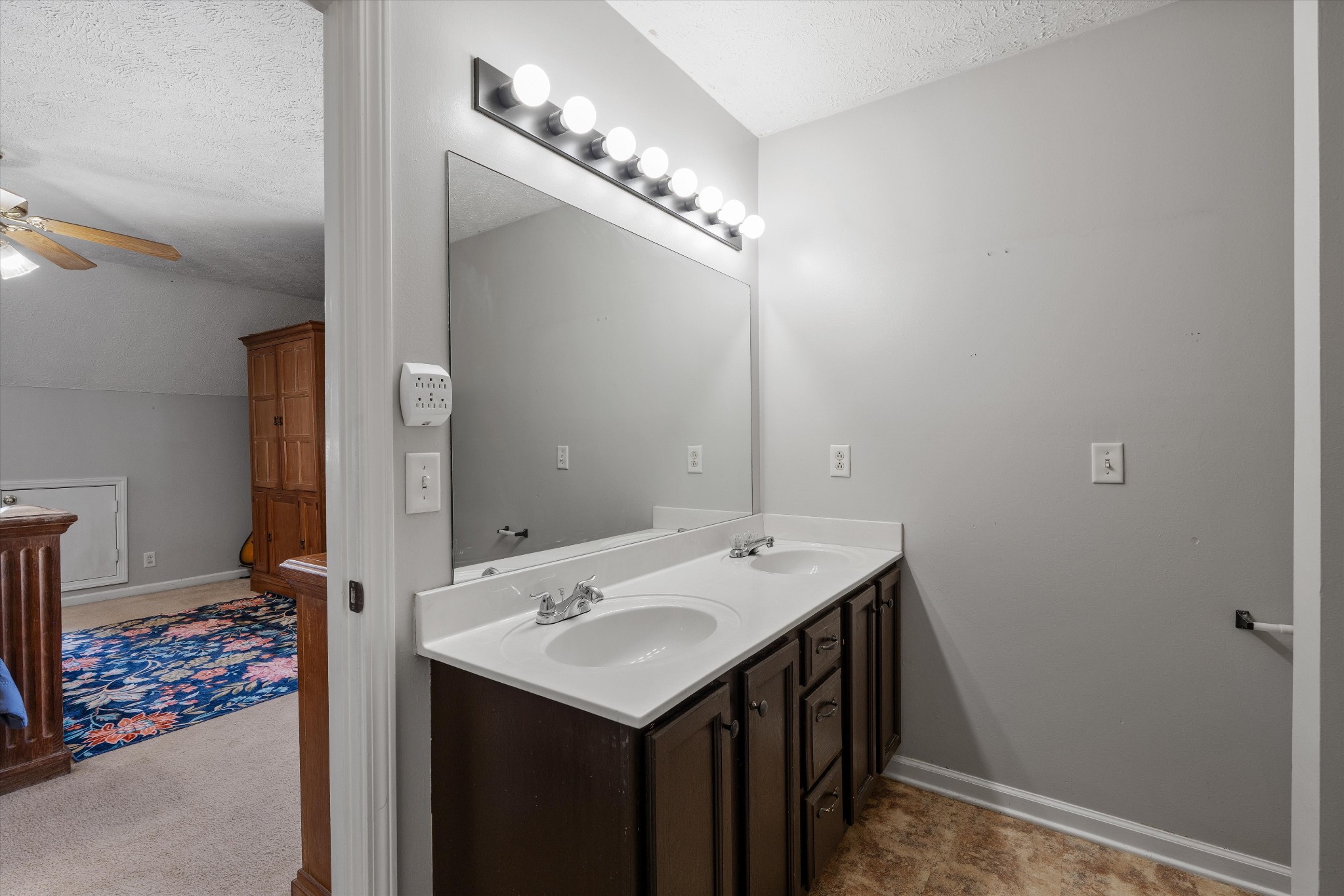 1273 Dalmally Dr Property Photo 11