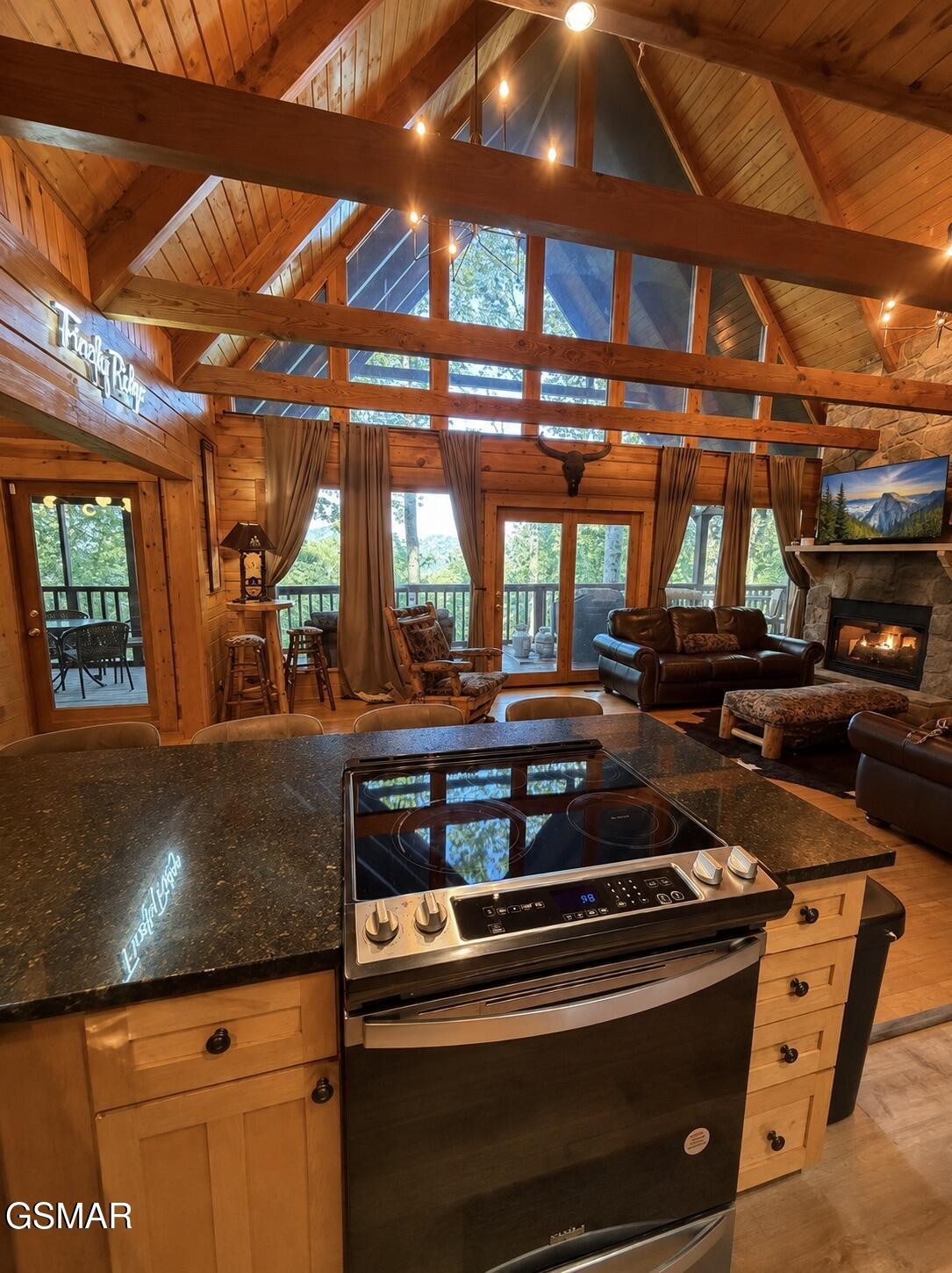 3085 Perry Circle Road Property Photo 2