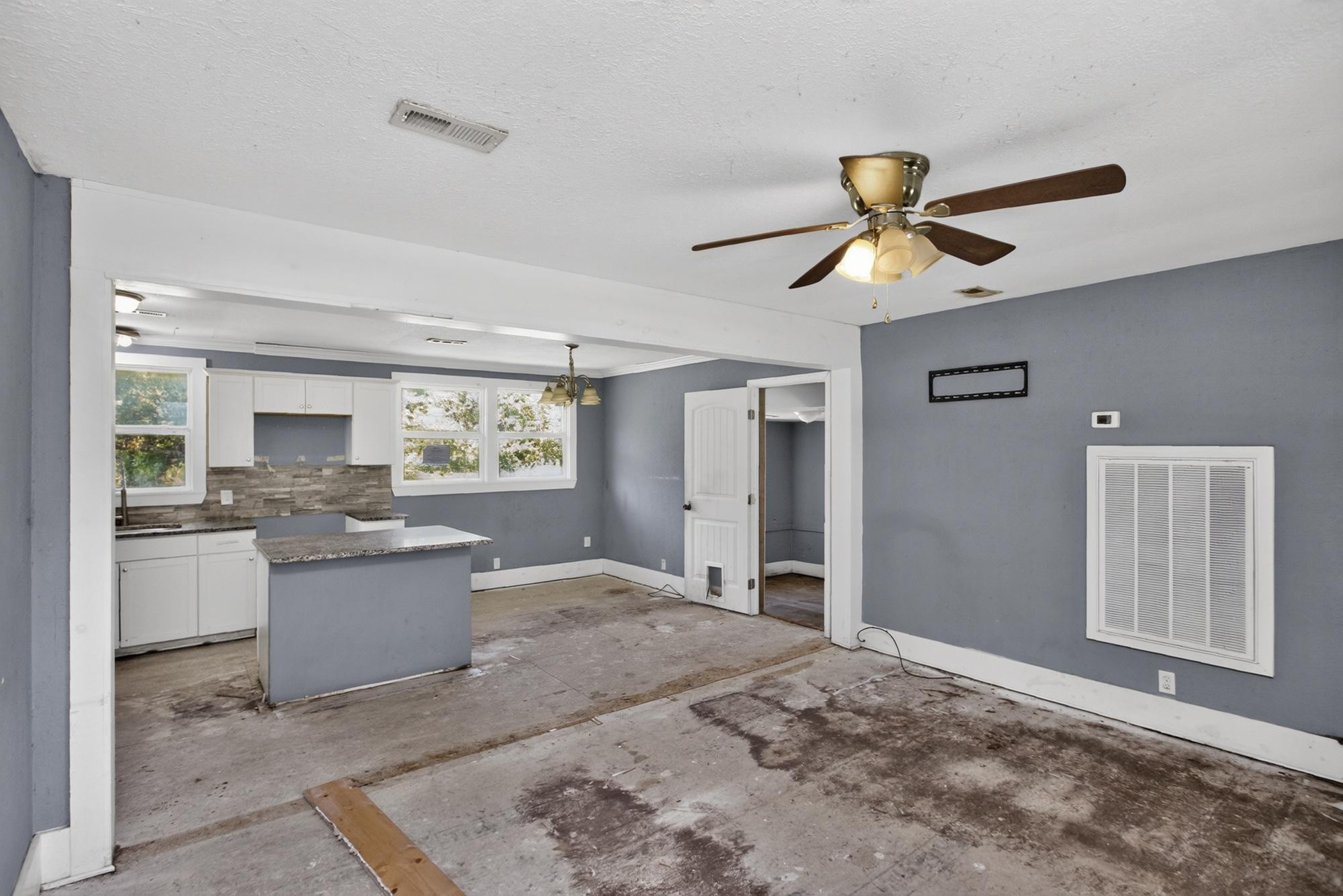 276 Sunset Blvd Property Photo 8