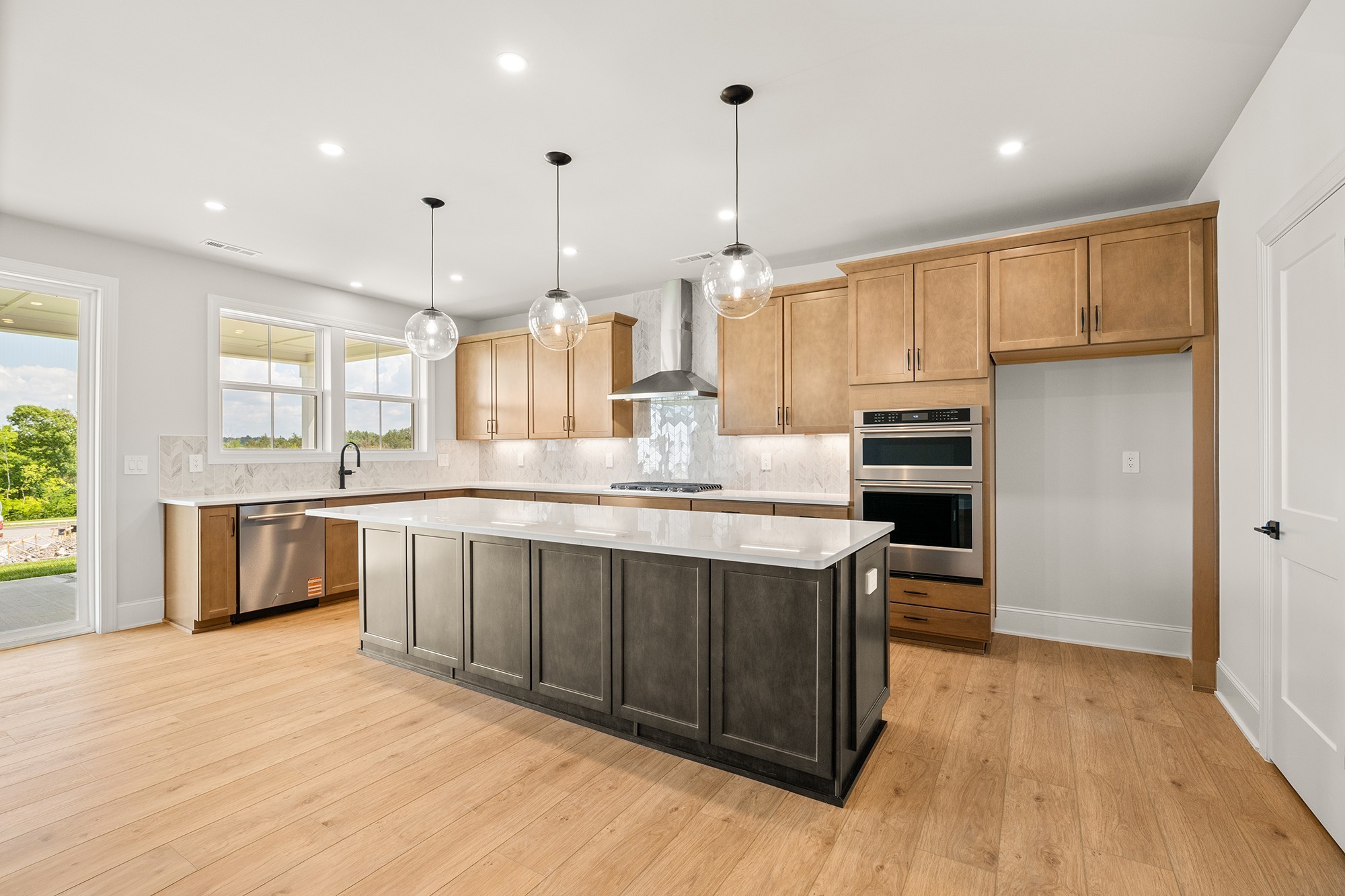 448 Tomlinson Pointe Dr Property Photo 1