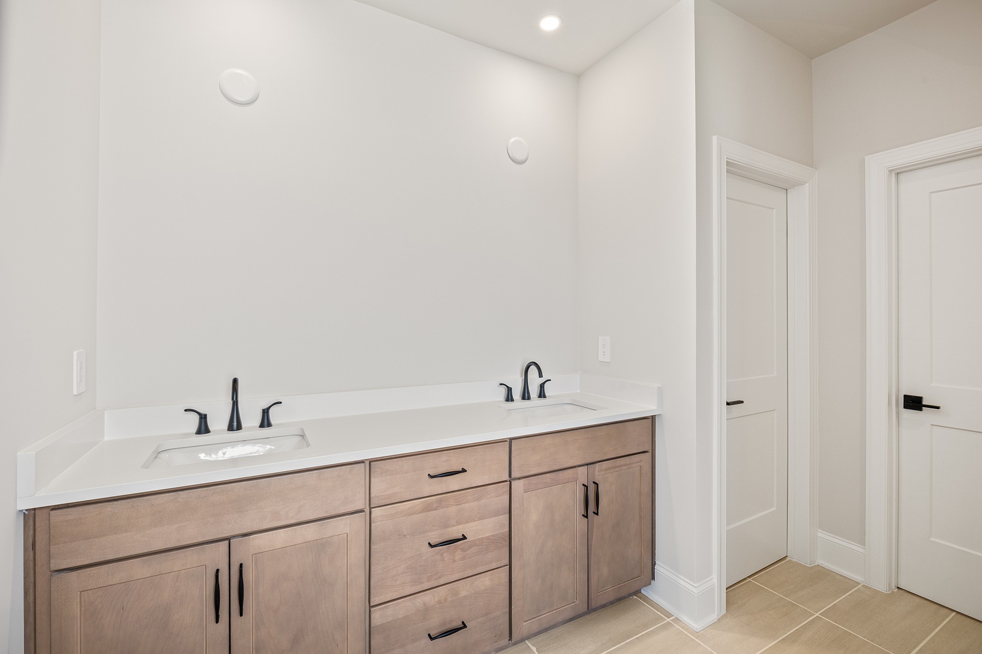 448 Tomlinson Pointe Dr Property Photo 12