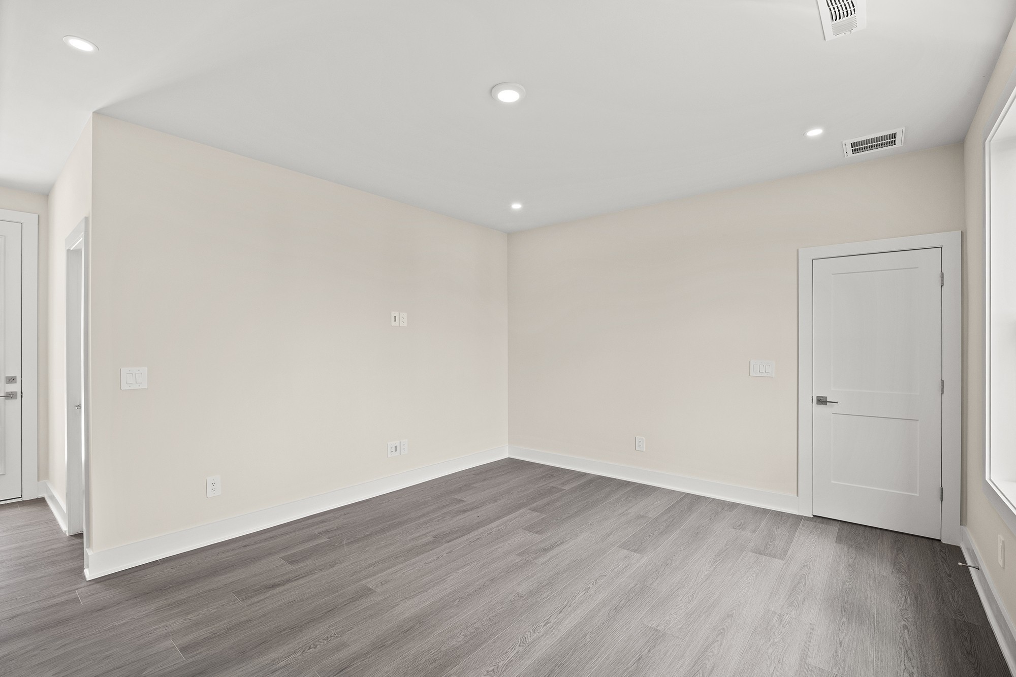 450 Tomlinson Pointe Dr Property Photo 12