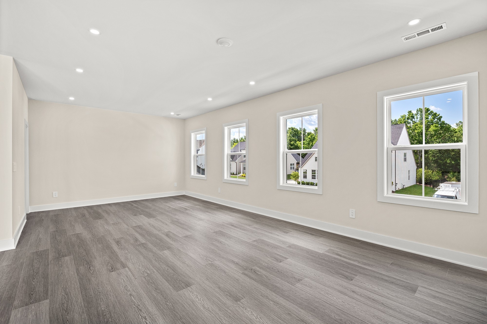 450 Tomlinson Pointe Dr Property Photo 18