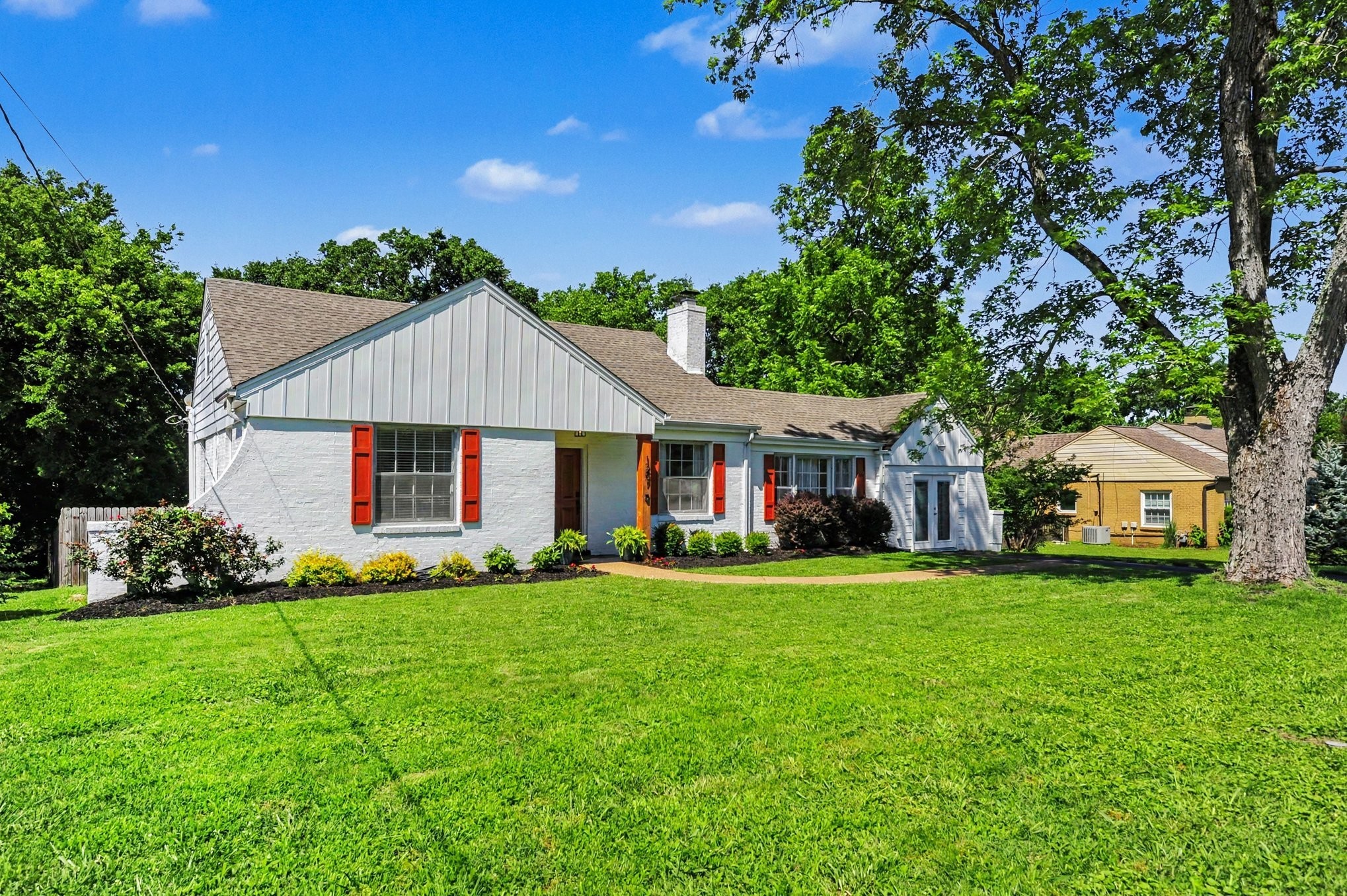1207 Kenwood Dr Property Photo 1
